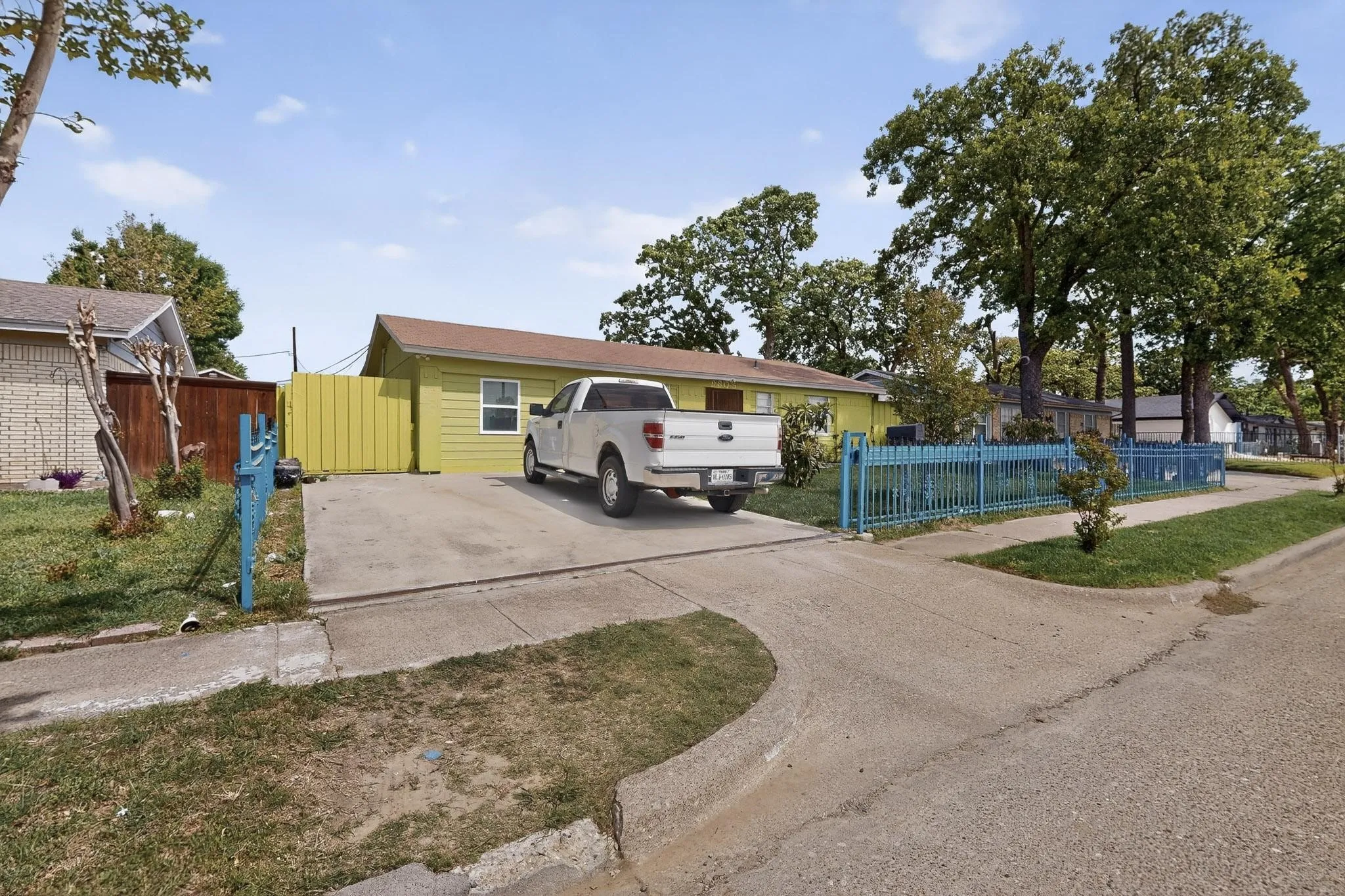 Single Family Residence For Sale in Dallas County , 9805 Grady Lane, Dallas, Texas 75217, 3 Bedroom, 2 Bathroom, Garage spaces, 1,155 Sqft, built in 1970, mls#21215538, Real Estate Agent in Dallas, Homes For Sale in Dallas county, Homes For Sale in Dallas, Realtor in Dallas Texas, Real Estate Brokerage Independent Realty Texas, Luminita Cordes Realtor