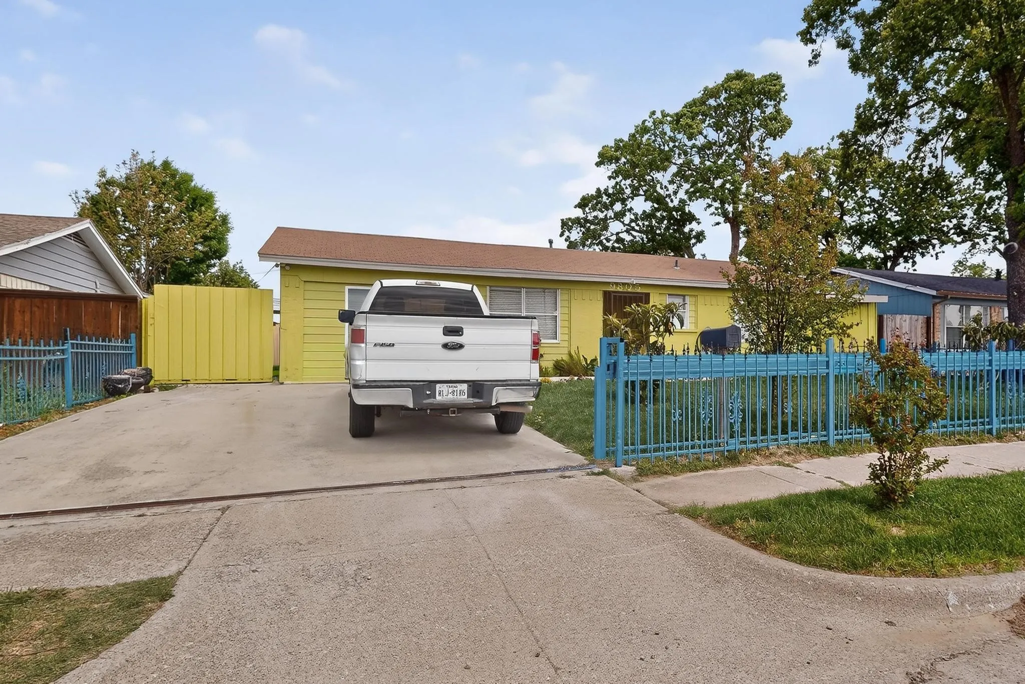Single Family Residence For Sale in Dallas County , 9805 Grady Lane, Dallas, Texas 75217, 3 Bedroom, 2 Bathroom, Garage spaces, 1,155 Sqft, built in 1970, mls#21215538, Real Estate Agent in Dallas, Homes For Sale in Dallas county, Homes For Sale in Dallas, Realtor in Dallas Texas, Real Estate Brokerage Independent Realty Texas, Luminita Cordes Realtor