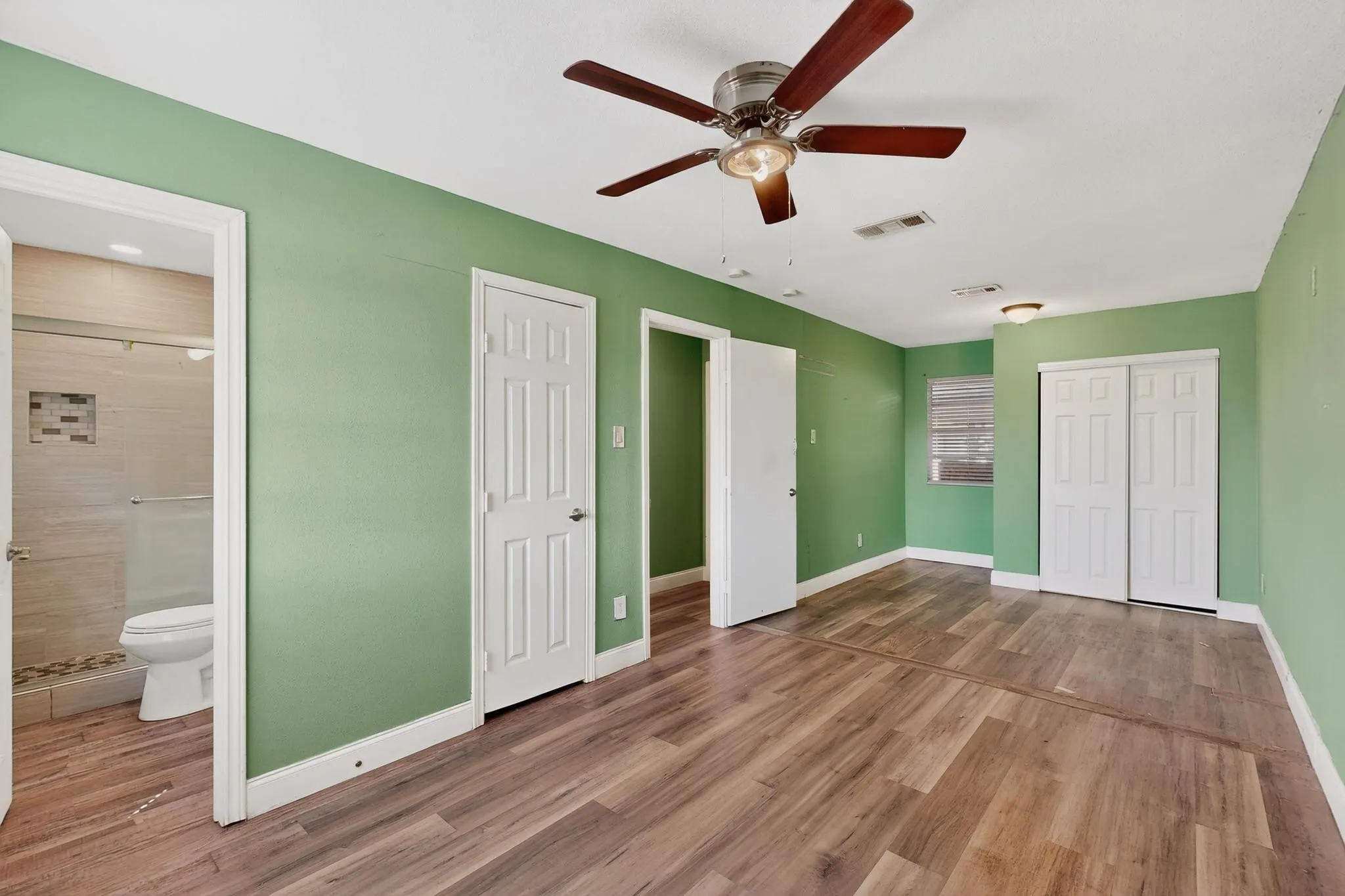 Single Family Residence For Sale in Dallas County , 9805 Grady Lane, Dallas, Texas 75217, 3 Bedroom, 2 Bathroom, Garage spaces, 1,155 Sqft, built in 1970, mls#21215538, Real Estate Agent in Dallas, Homes For Sale in Dallas county, Homes For Sale in Dallas, Realtor in Dallas Texas, Real Estate Brokerage Independent Realty Texas, Luminita Cordes Realtor