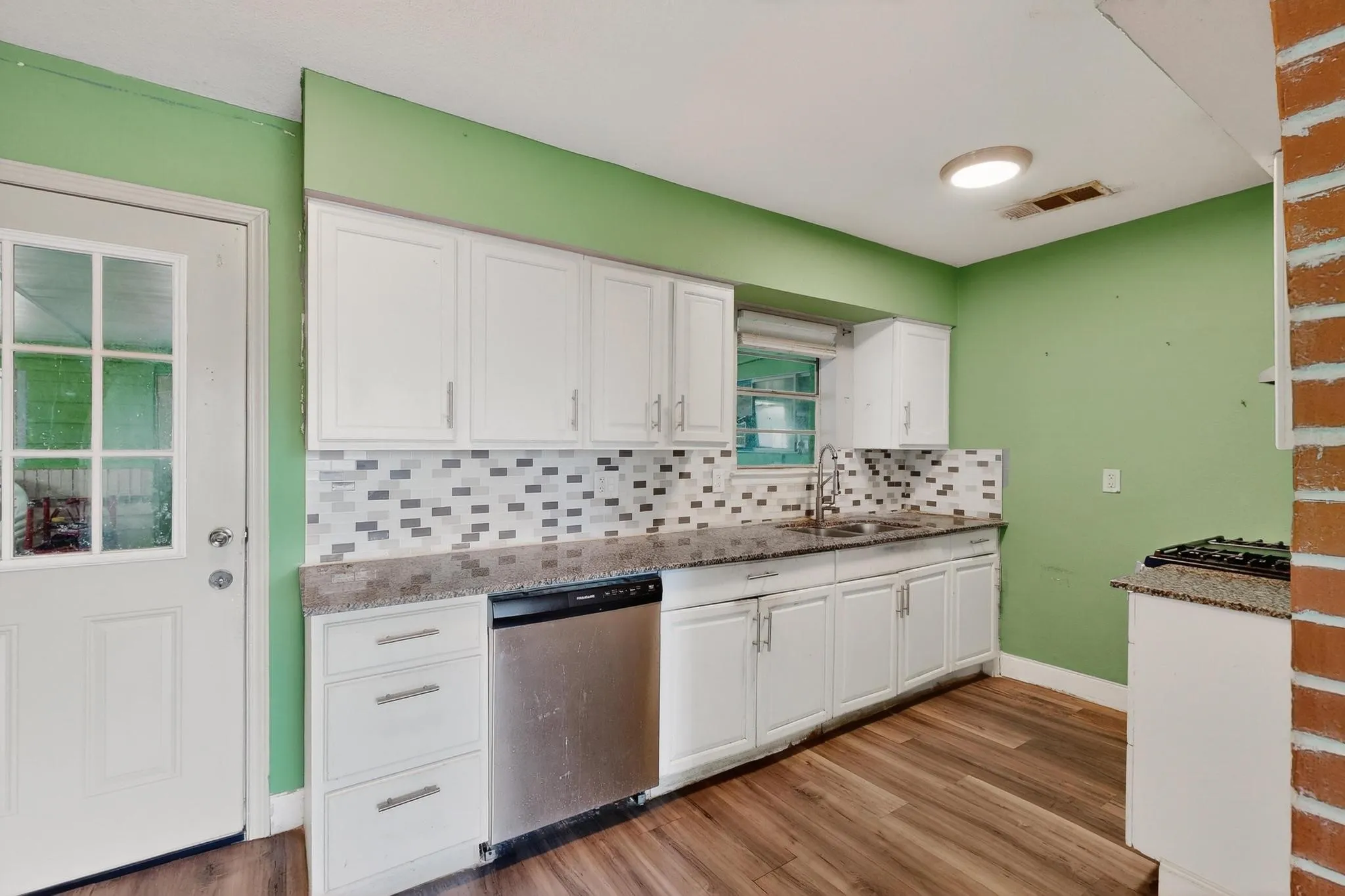 Single Family Residence For Sale in Dallas County , 9805 Grady Lane, Dallas, Texas 75217, 3 Bedroom, 2 Bathroom, Garage spaces, 1,155 Sqft, built in 1970, mls#21215538, Real Estate Agent in Dallas, Homes For Sale in Dallas county, Homes For Sale in Dallas, Realtor in Dallas Texas, Real Estate Brokerage Independent Realty Texas, Luminita Cordes Realtor