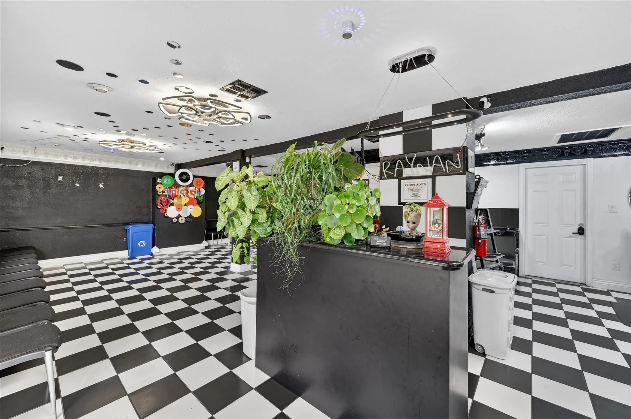 Retail For Sale in Tarrant County , 2620 Vaughn Boulevard, Fort Worth, Texas 76105, 0, 0, Garage spaces, 0 Sqft, built in 1946, Preowned, mls#21225374, Real Estate Agent in Fort Worth, Homes For Sale in Tarrant county, Homes For Sale in Fort Worth, Realtor in Fort Worth Texas, Real Estate Brokerage Independent Realty Texas, Luminita Cordes Realtor