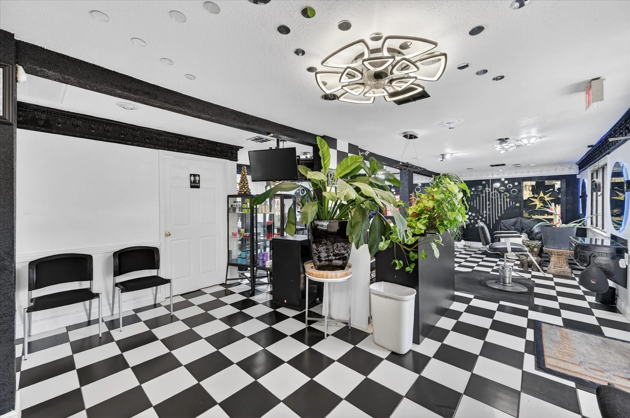 Retail For Sale in Tarrant County , 2620 Vaughn Boulevard, Fort Worth, Texas 76105, 0, 0, Garage spaces, 0 Sqft, built in 1946, Preowned, mls#21225374, Real Estate Agent in Fort Worth, Homes For Sale in Tarrant county, Homes For Sale in Fort Worth, Realtor in Fort Worth Texas, Real Estate Brokerage Independent Realty Texas, Luminita Cordes Realtor