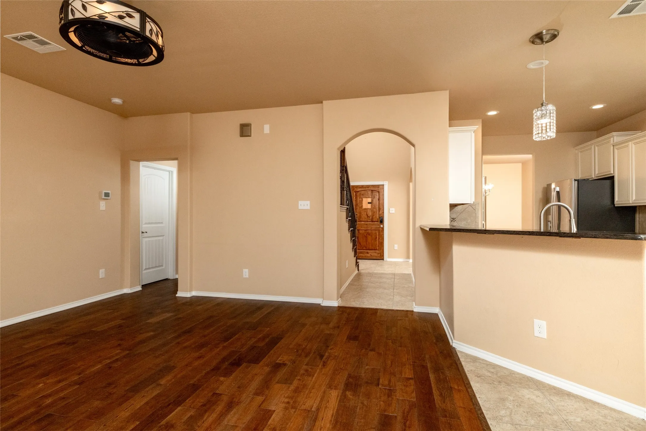 Single Family Residence For Sale in Denton County , 1009 Cheyenne Drive, Aubrey, Texas 76227, 4 Bedroom, 3 Bathroom, 2 Garage spaces, 2,349 Sqft, built in 2014, Preowned, mls#21221446, Real Estate Agent in Aubrey, Homes For Sale in Denton county, Homes For Sale in Aubrey, Realtor in Aubrey Texas, Real Estate Brokerage Independent Realty Texas, Luminita Cordes Realtor