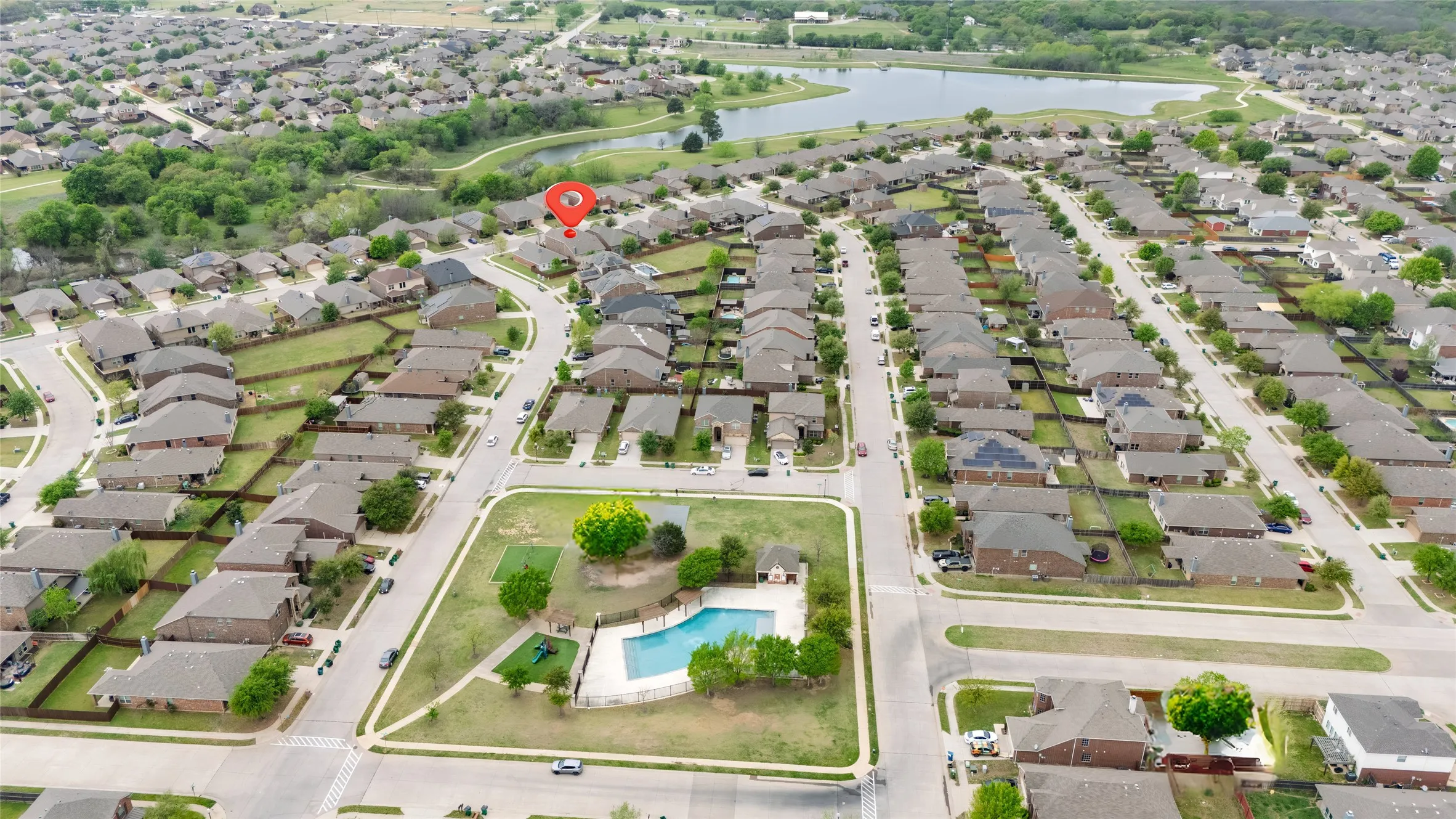Single Family Residence For Sale in Denton County , 1009 Cheyenne Drive, Aubrey, Texas 76227, 4 Bedroom, 3 Bathroom, 2 Garage spaces, 2,349 Sqft, built in 2014, Preowned, mls#21221446, Real Estate Agent in Aubrey, Homes For Sale in Denton county, Homes For Sale in Aubrey, Realtor in Aubrey Texas, Real Estate Brokerage Independent Realty Texas, Luminita Cordes Realtor