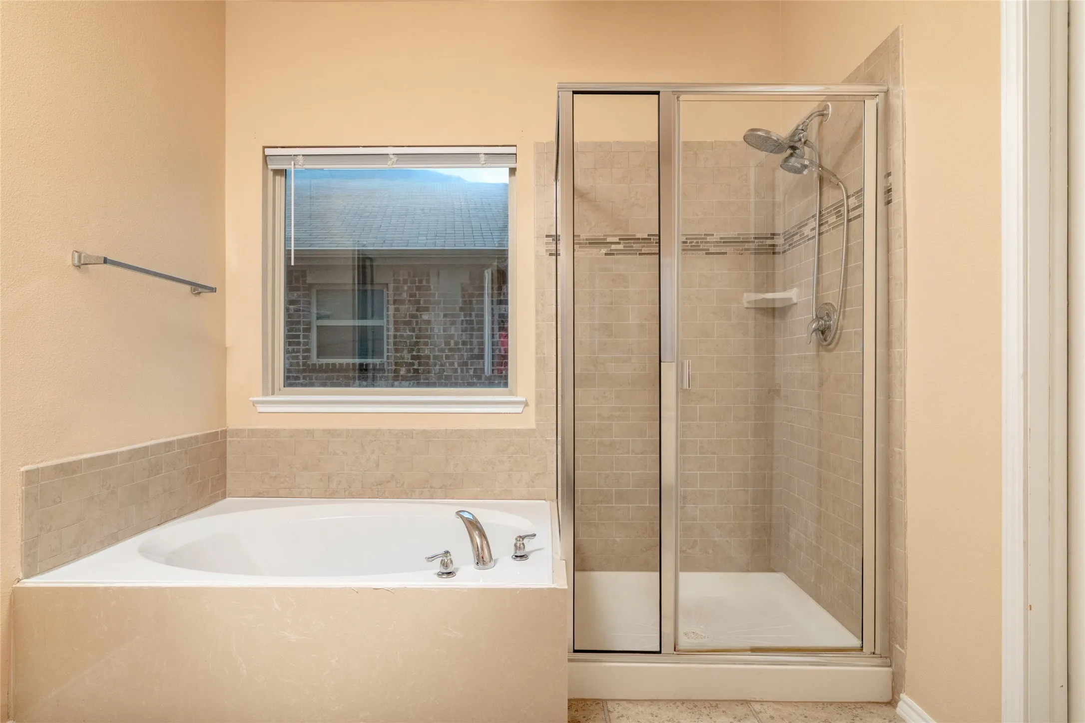 Single Family Residence For Sale in Denton County , 1009 Cheyenne Drive, Aubrey, Texas 76227, 4 Bedroom, 3 Bathroom, 2 Garage spaces, 2,349 Sqft, built in 2014, Preowned, mls#21221446, Real Estate Agent in Aubrey, Homes For Sale in Denton county, Homes For Sale in Aubrey, Realtor in Aubrey Texas, Real Estate Brokerage Independent Realty Texas, Luminita Cordes Realtor