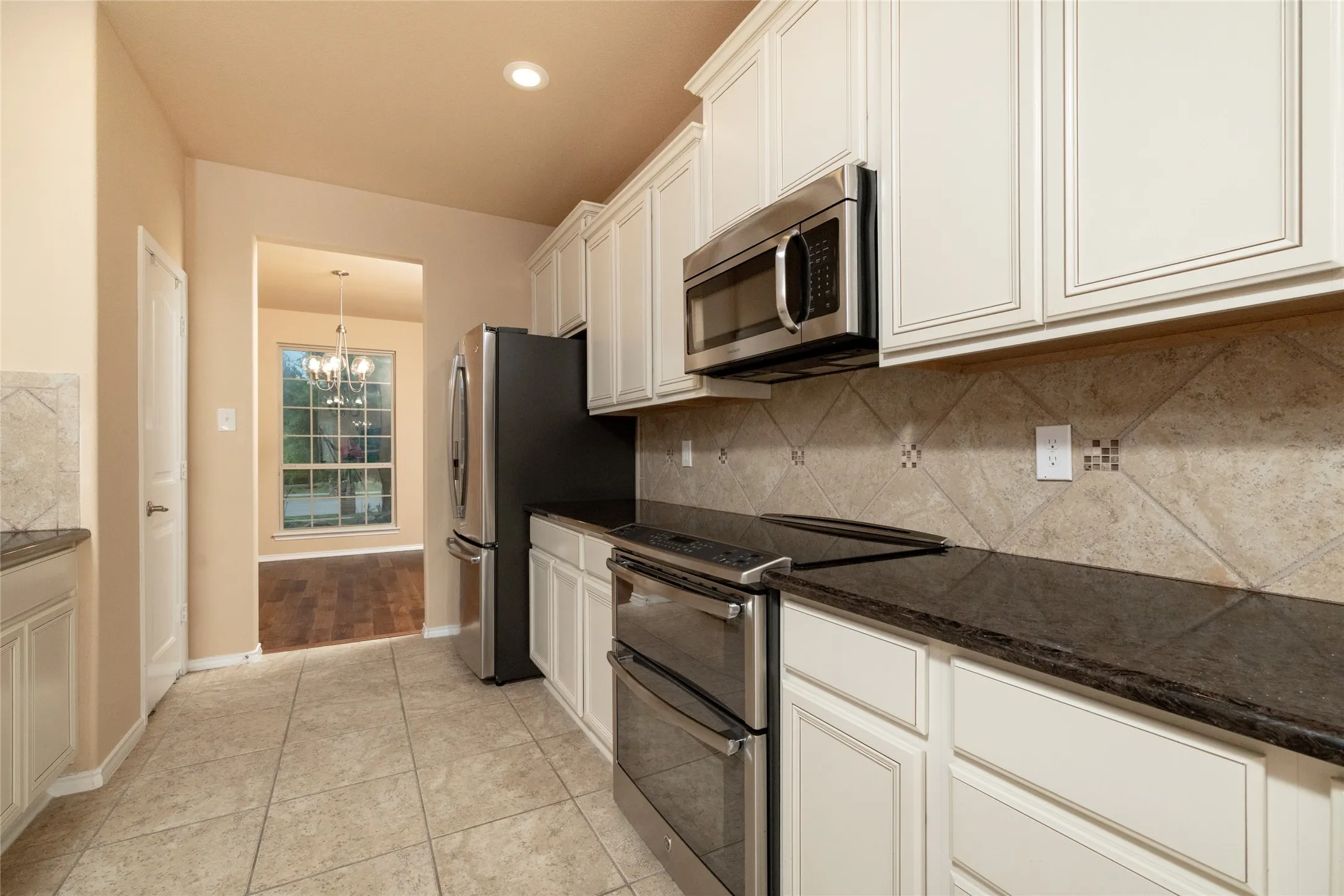 Single Family Residence For Sale in Denton County , 1009 Cheyenne Drive, Aubrey, Texas 76227, 4 Bedroom, 3 Bathroom, 2 Garage spaces, 2,349 Sqft, built in 2014, Preowned, mls#21221446, Real Estate Agent in Aubrey, Homes For Sale in Denton county, Homes For Sale in Aubrey, Realtor in Aubrey Texas, Real Estate Brokerage Independent Realty Texas, Luminita Cordes Realtor