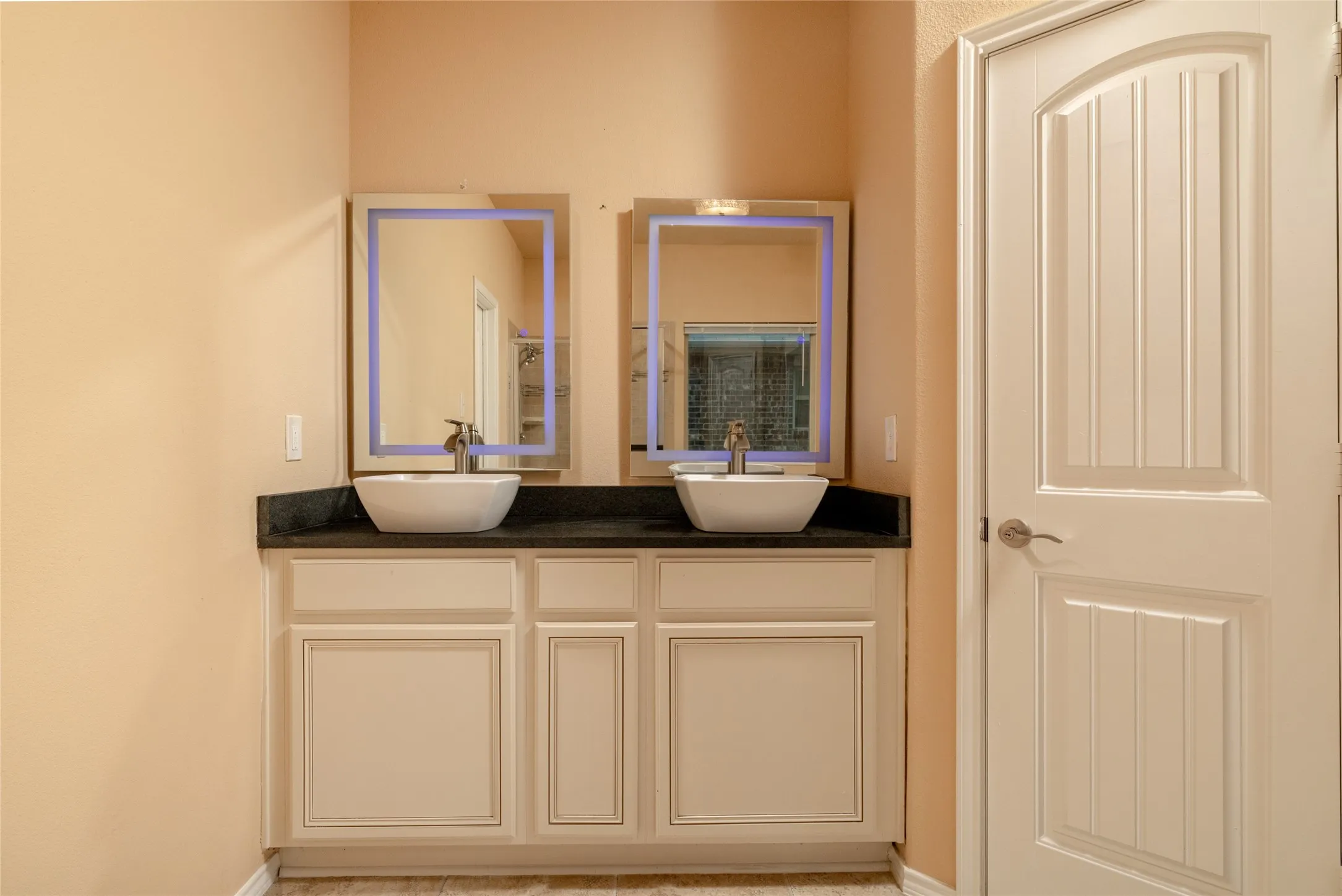 Single Family Residence For Sale in Denton County , 1009 Cheyenne Drive, Aubrey, Texas 76227, 4 Bedroom, 3 Bathroom, 2 Garage spaces, 2,349 Sqft, built in 2014, Preowned, mls#21221446, Real Estate Agent in Aubrey, Homes For Sale in Denton county, Homes For Sale in Aubrey, Realtor in Aubrey Texas, Real Estate Brokerage Independent Realty Texas, Luminita Cordes Realtor