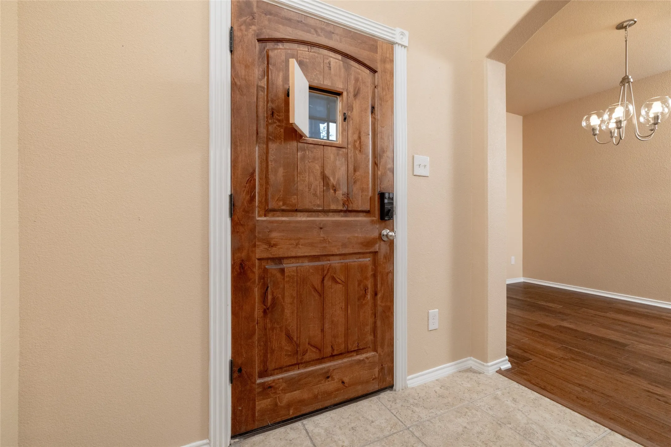Single Family Residence For Sale in Denton County , 1009 Cheyenne Drive, Aubrey, Texas 76227, 4 Bedroom, 3 Bathroom, 2 Garage spaces, 2,349 Sqft, built in 2014, Preowned, mls#21221446, Real Estate Agent in Aubrey, Homes For Sale in Denton county, Homes For Sale in Aubrey, Realtor in Aubrey Texas, Real Estate Brokerage Independent Realty Texas, Luminita Cordes Realtor