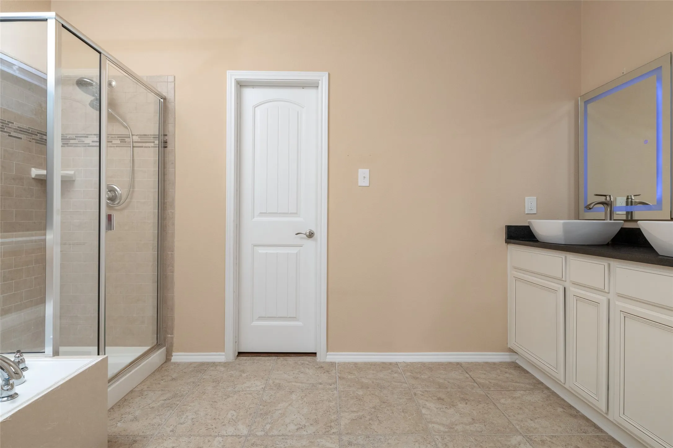 Single Family Residence For Sale in Denton County , 1009 Cheyenne Drive, Aubrey, Texas 76227, 4 Bedroom, 3 Bathroom, 2 Garage spaces, 2,349 Sqft, built in 2014, Preowned, mls#21221446, Real Estate Agent in Aubrey, Homes For Sale in Denton county, Homes For Sale in Aubrey, Realtor in Aubrey Texas, Real Estate Brokerage Independent Realty Texas, Luminita Cordes Realtor