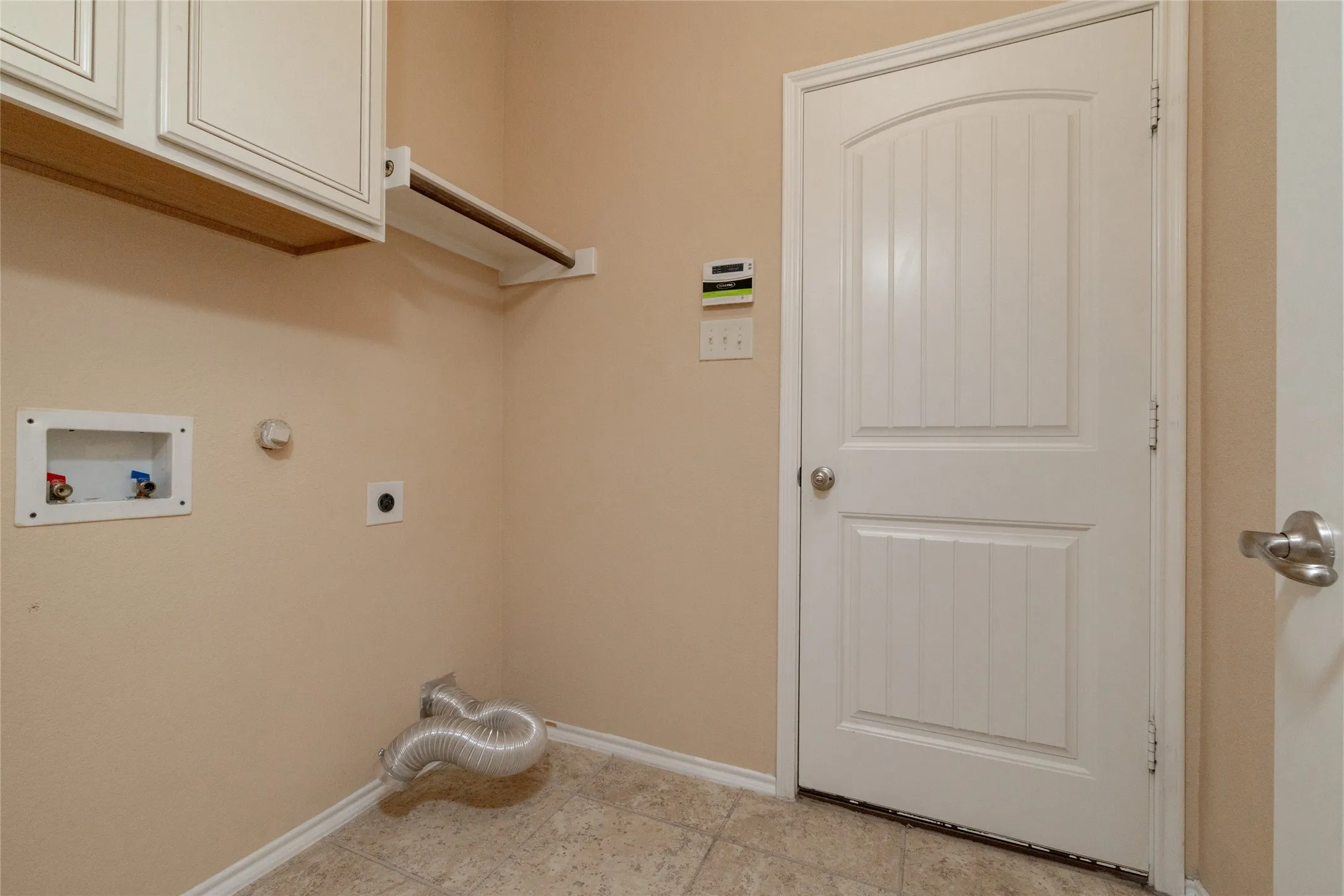 Single Family Residence For Sale in Denton County , 1009 Cheyenne Drive, Aubrey, Texas 76227, 4 Bedroom, 3 Bathroom, 2 Garage spaces, 2,349 Sqft, built in 2014, Preowned, mls#21221446, Real Estate Agent in Aubrey, Homes For Sale in Denton county, Homes For Sale in Aubrey, Realtor in Aubrey Texas, Real Estate Brokerage Independent Realty Texas, Luminita Cordes Realtor