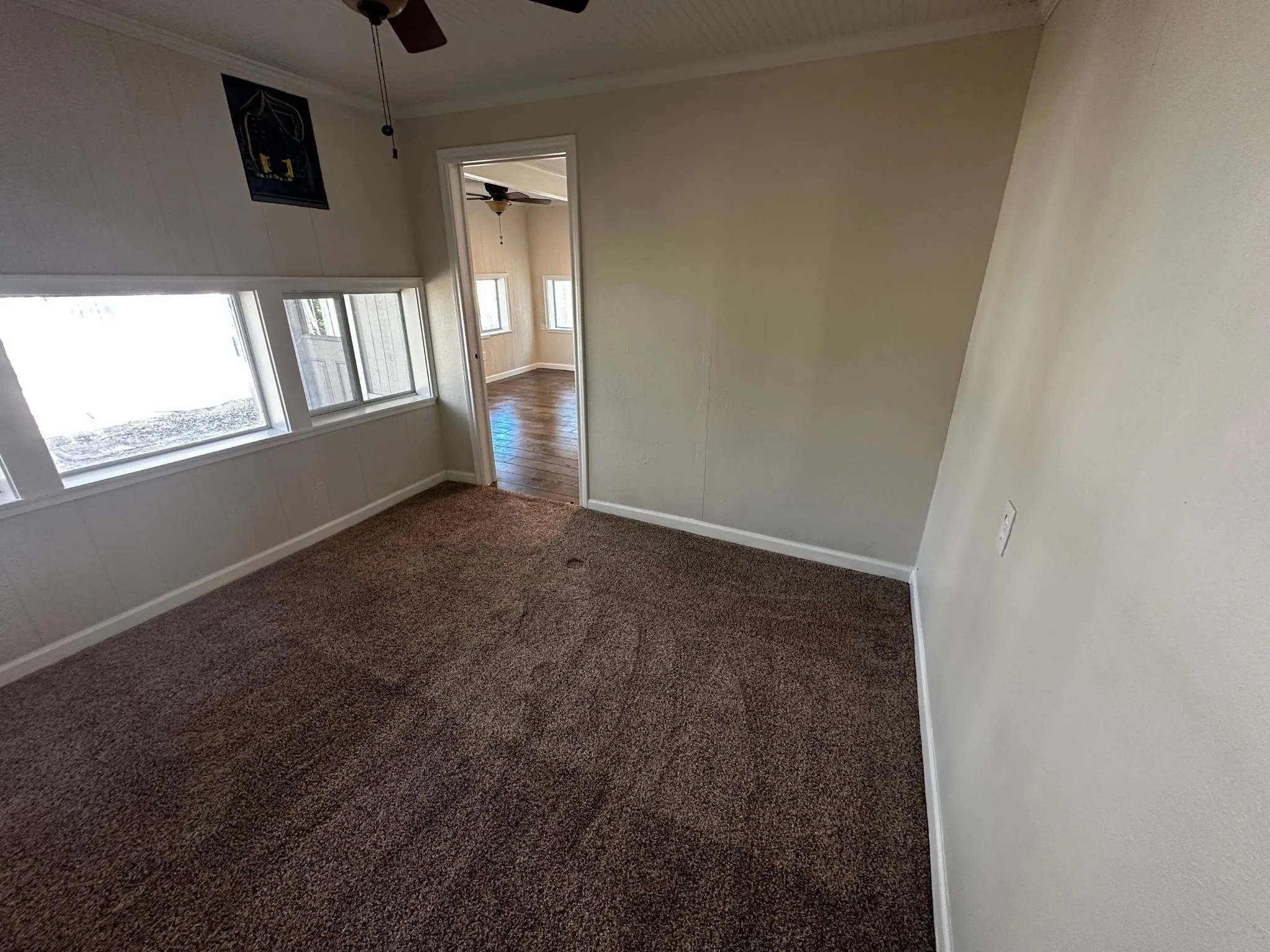 Single Family Residence For Sale in Grayson County , 310 Cedar Point Circle, Gordonville, Texas 76245, 2 Bedroom, 1 Bathroom, Garage spaces, 708 Sqft, built in 1960, Preowned, mls#21222967, Real Estate Agent in Gordonville, Homes For Sale in Grayson county, Homes For Sale in Gordonville, Realtor in Gordonville Texas, Real Estate Brokerage Independent Realty Texas, Luminita Cordes Realtor