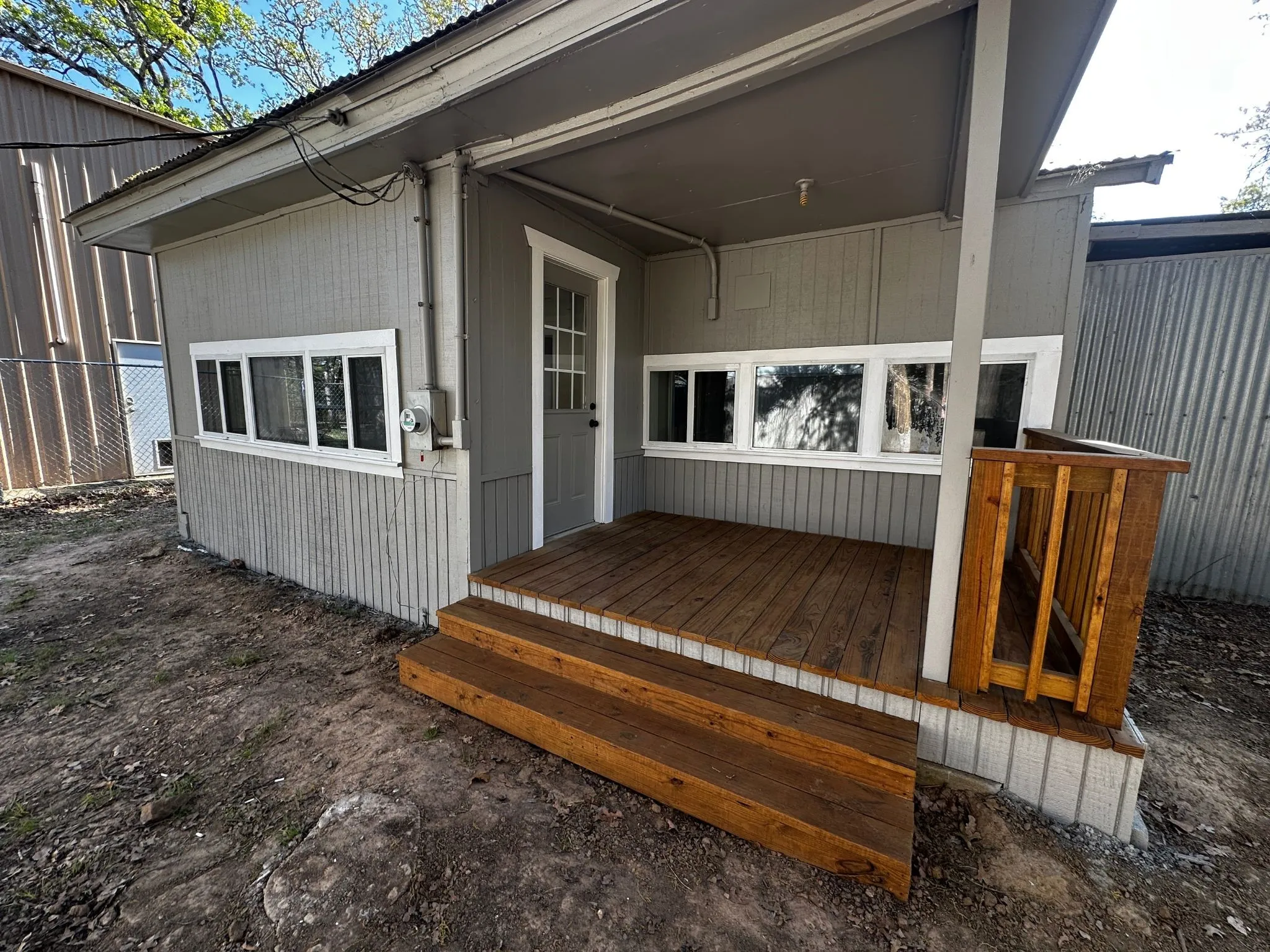 Single Family Residence For Sale in Grayson County , 310 Cedar Point Circle, Gordonville, Texas 76245, 2 Bedroom, 1 Bathroom, Garage spaces, 708 Sqft, built in 1960, Preowned, mls#21222967, Real Estate Agent in Gordonville, Homes For Sale in Grayson county, Homes For Sale in Gordonville, Realtor in Gordonville Texas, Real Estate Brokerage Independent Realty Texas, Luminita Cordes Realtor