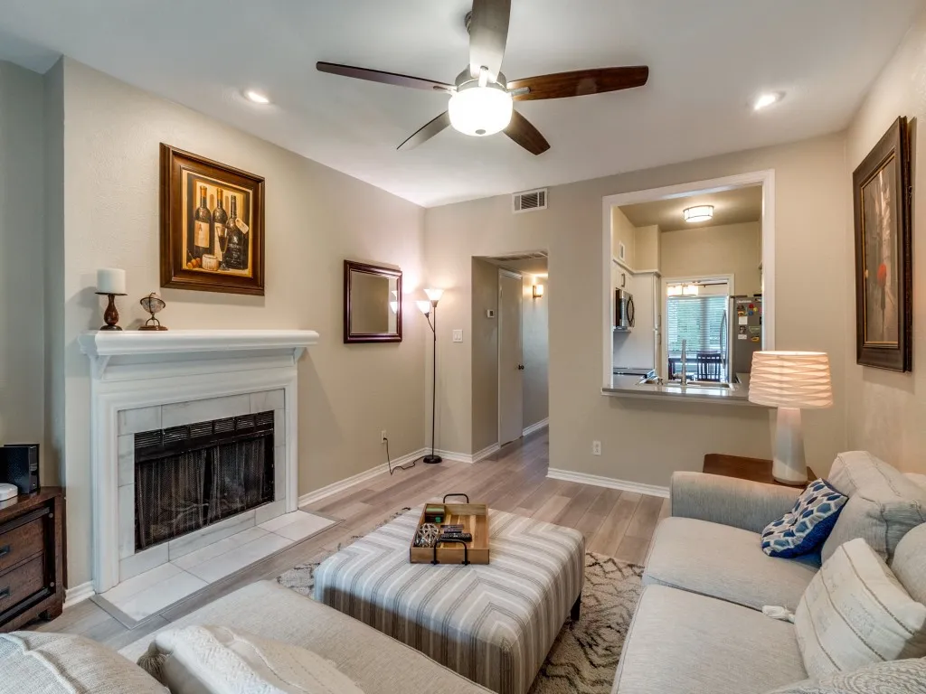 Condominium For Sale in Dallas County , 8550 Fair Oaks Crossing 115, Dallas, Texas 75243, 2 Bedroom, 3 Bathroom, 1 Garage spaces, 1,121 Sqft, built in 1982, Preowned, mls#21223370, Real Estate Agent in Dallas, Homes For Sale in Dallas county, Homes For Sale in Dallas, Realtor in Dallas Texas, Real Estate Brokerage Independent Realty Texas, Luminita Cordes Realtor
