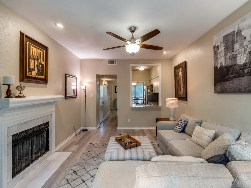 Condominium For Sale in Dallas County , 8550 Fair Oaks Crossing 115, Dallas, Texas 75243, 2 Bedroom, 3 Bathroom, 1 Garage spaces, 1,121 Sqft, built in 1982, Preowned, mls#21223370, Real Estate Agent in Dallas, Homes For Sale in Dallas county, Homes For Sale in Dallas, Realtor in Dallas Texas, Real Estate Brokerage Independent Realty Texas, Luminita Cordes Realtor