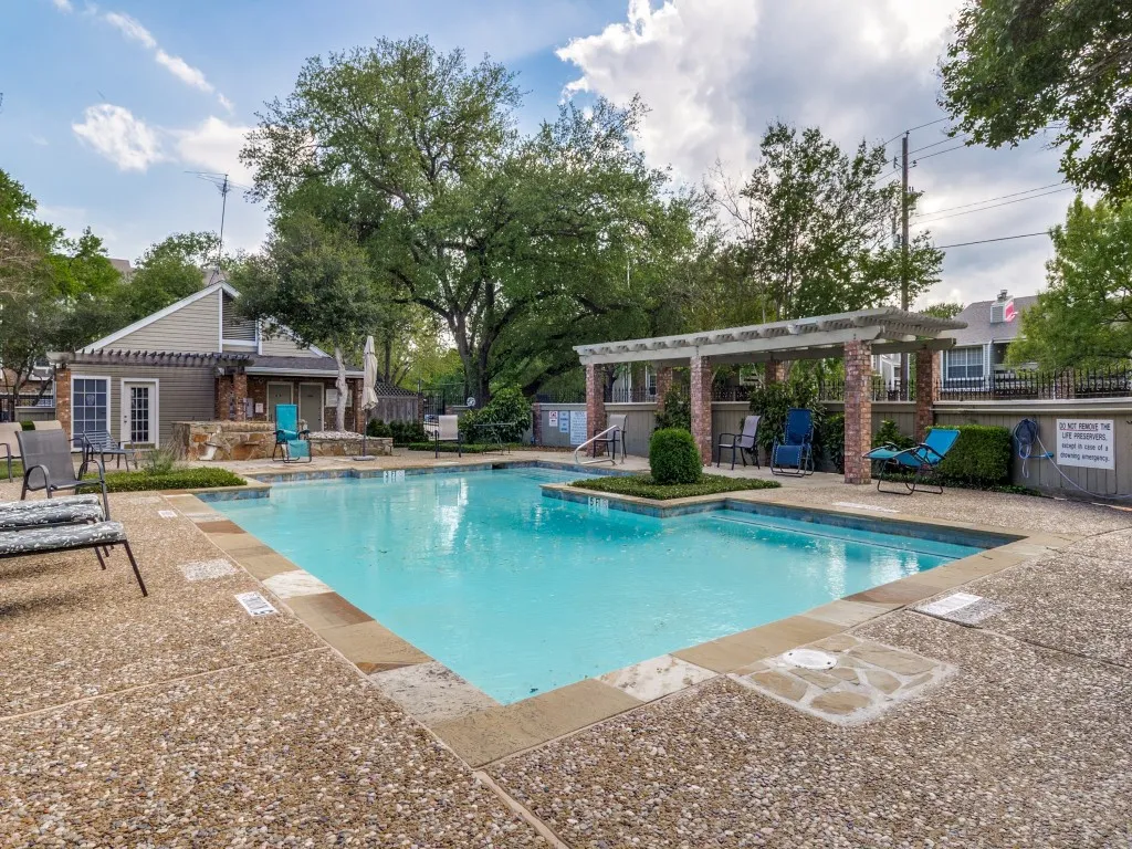 Condominium For Sale in Dallas County , 8550 Fair Oaks Crossing 115, Dallas, Texas 75243, 2 Bedroom, 3 Bathroom, 1 Garage spaces, 1,121 Sqft, built in 1982, Preowned, mls#21223370, Real Estate Agent in Dallas, Homes For Sale in Dallas county, Homes For Sale in Dallas, Realtor in Dallas Texas, Real Estate Brokerage Independent Realty Texas, Luminita Cordes Realtor