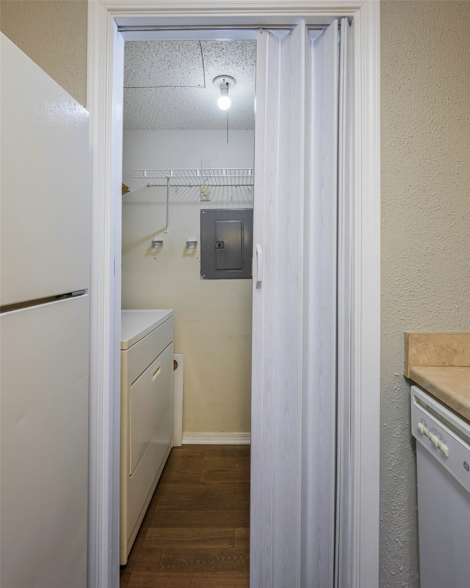 Condominium For Sale in Collin County , 18333 Roehampton Drive 1412, Dallas, Texas 75252, 2 Bedroom, 1 Bathroom, Garage spaces, 737 Sqft, built in 1985, mls#21214328, Real Estate Agent in Dallas, Homes For Sale in Collin county, Homes For Sale in Dallas, Realtor in Dallas Texas, Real Estate Brokerage Independent Realty Texas, Luminita Cordes Realtor