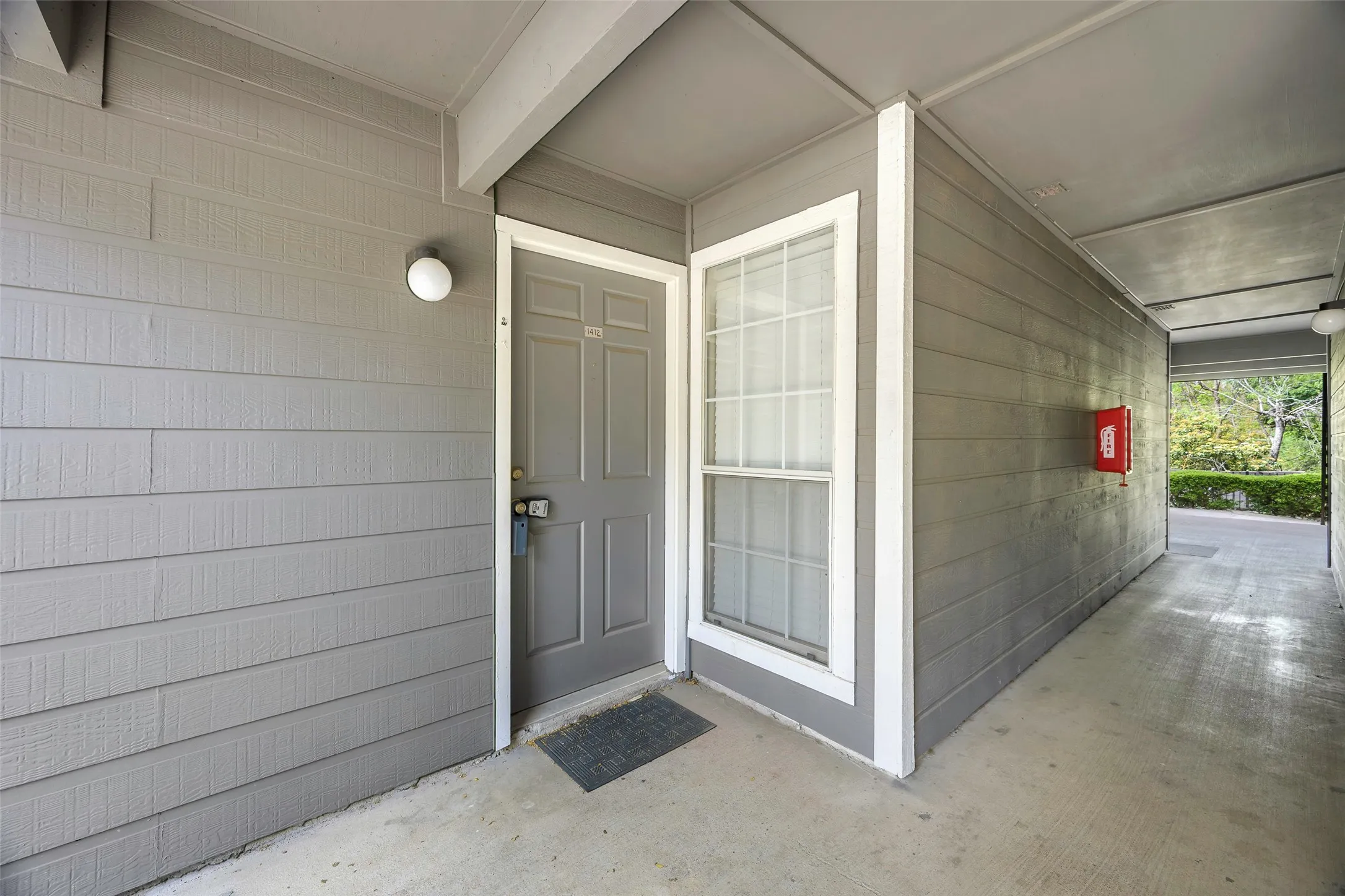 Condominium For Sale in Collin County , 18333 Roehampton Drive 1412, Dallas, Texas 75252, 2 Bedroom, 1 Bathroom, Garage spaces, 737 Sqft, built in 1985, mls#21214328, Real Estate Agent in Dallas, Homes For Sale in Collin county, Homes For Sale in Dallas, Realtor in Dallas Texas, Real Estate Brokerage Independent Realty Texas, Luminita Cordes Realtor