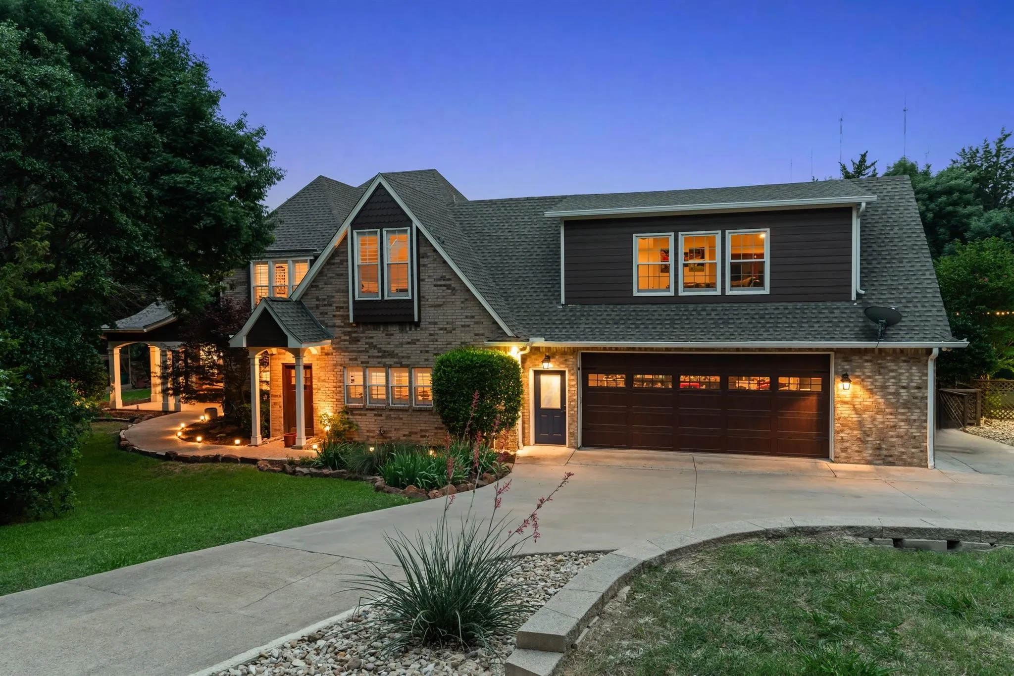 Welcome to 904 Mobley in Cedar Hill Tx