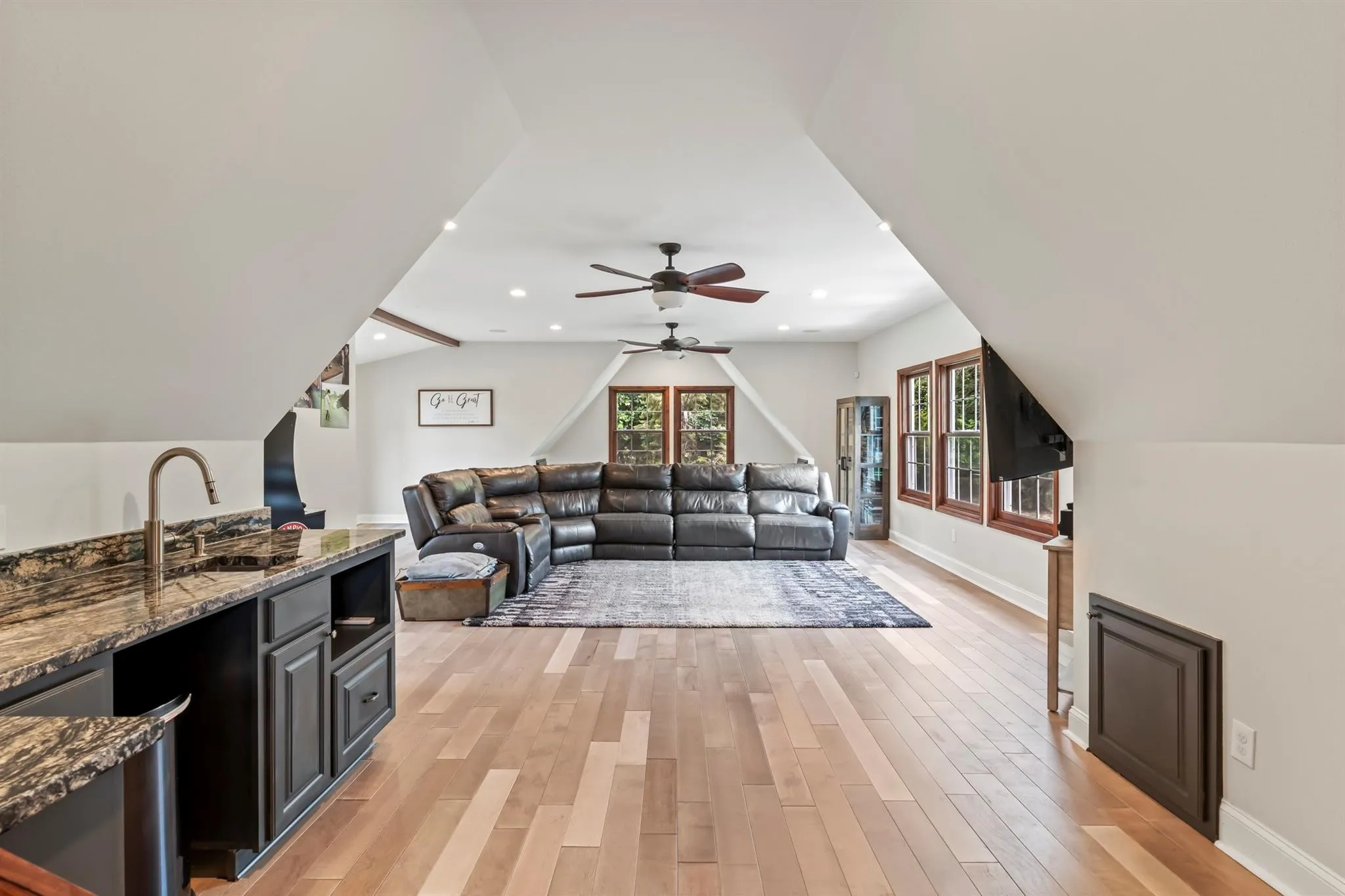 Single Family Residence For Sale in Dallas County , 904 Mobley Road, Cedar Hill, Texas 75104, 5 Bedroom, 5 Bathroom, 2 Garage spaces, 5,296 Sqft, built in 1993, mls#21224532, Real Estate Agent in Cedar Hill, Homes For Sale in Dallas county, Homes For Sale in Cedar Hill, Realtor in Cedar Hill Texas, Real Estate Brokerage Independent Realty Texas, Luminita Cordes Realtor