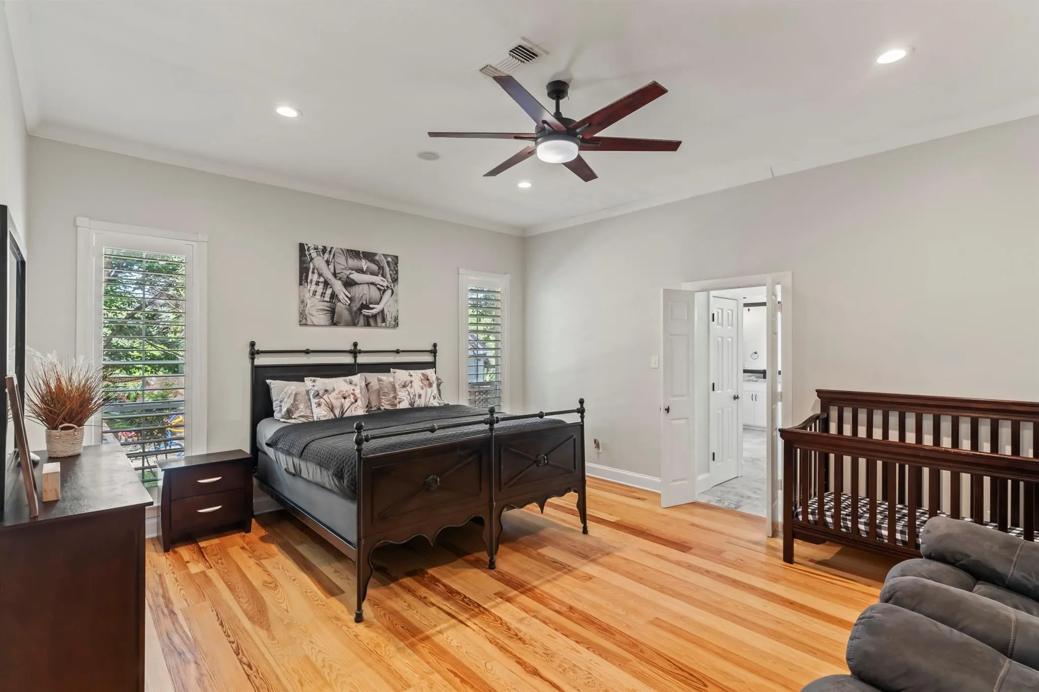 2 Master Bedrooms on 1st Floor!