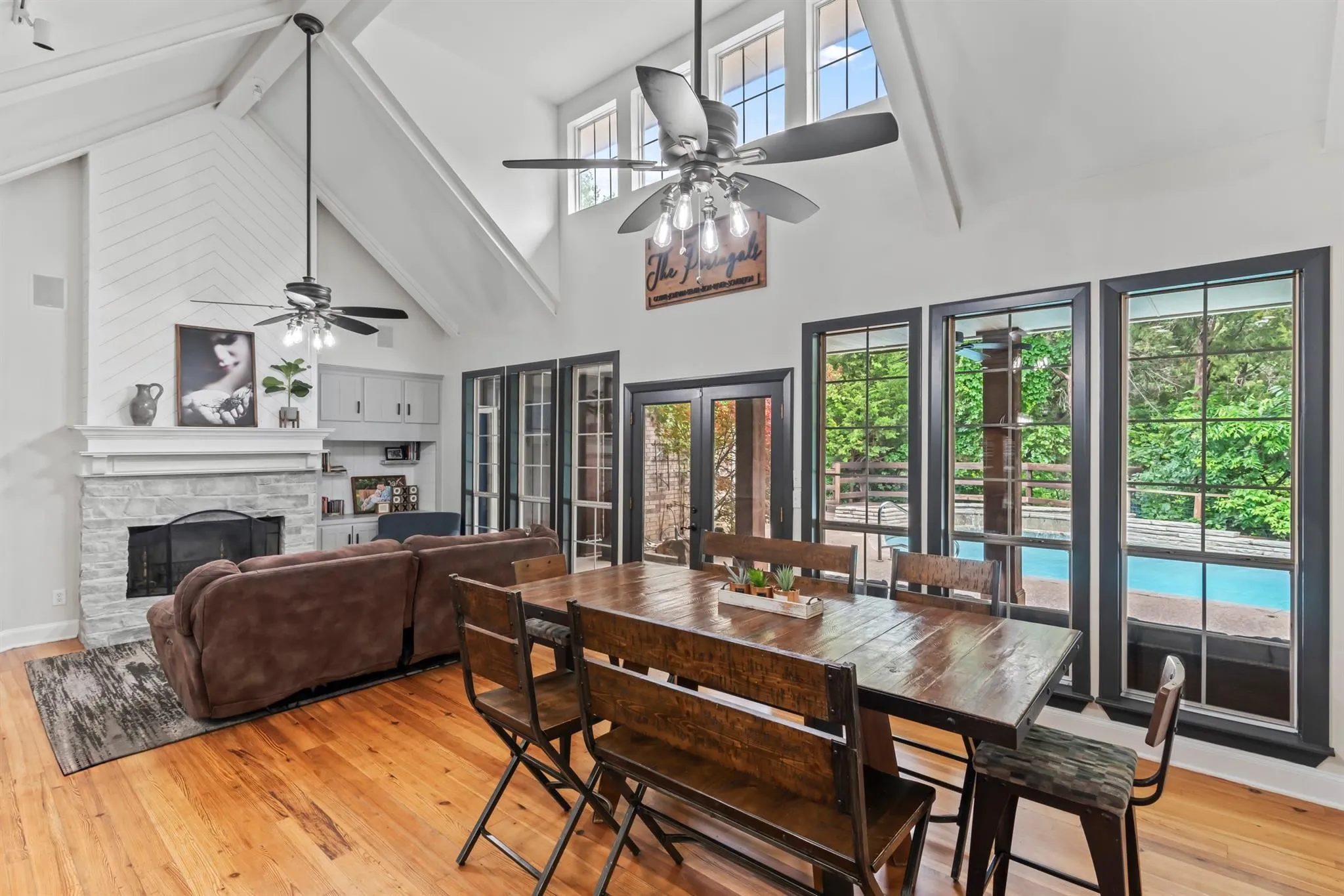 Vaulted ceilings and large windows for great viewing