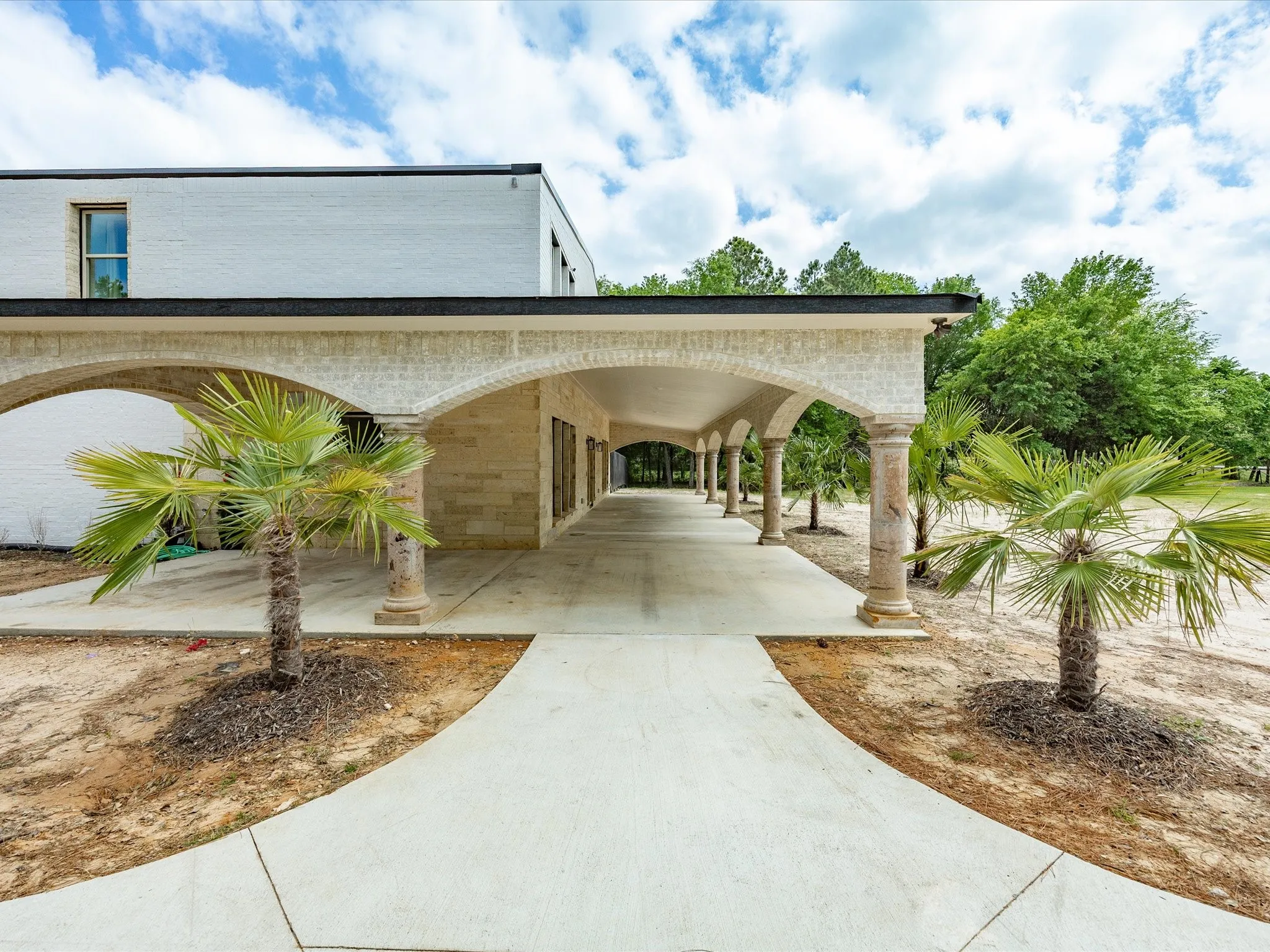 Single Family Residence For Sale in Van Zandt County , 603 S Houston Street, Edgewood, Texas 75117, 7 Bedrooms, 4 Bathrooms, 10 Garage spaces, 3,645 Sqft, built in 2025, Preowned, Price $1,249,000, mls#21221887, Real Estate Agent in Edgewood, Homes For Sale in Van Zandt county, Homes For Sale in Edgewood, Realtor in Edgewood Texas, Real Estate Brokerage Independent Realty Texas, Luminita Cordes Realtor