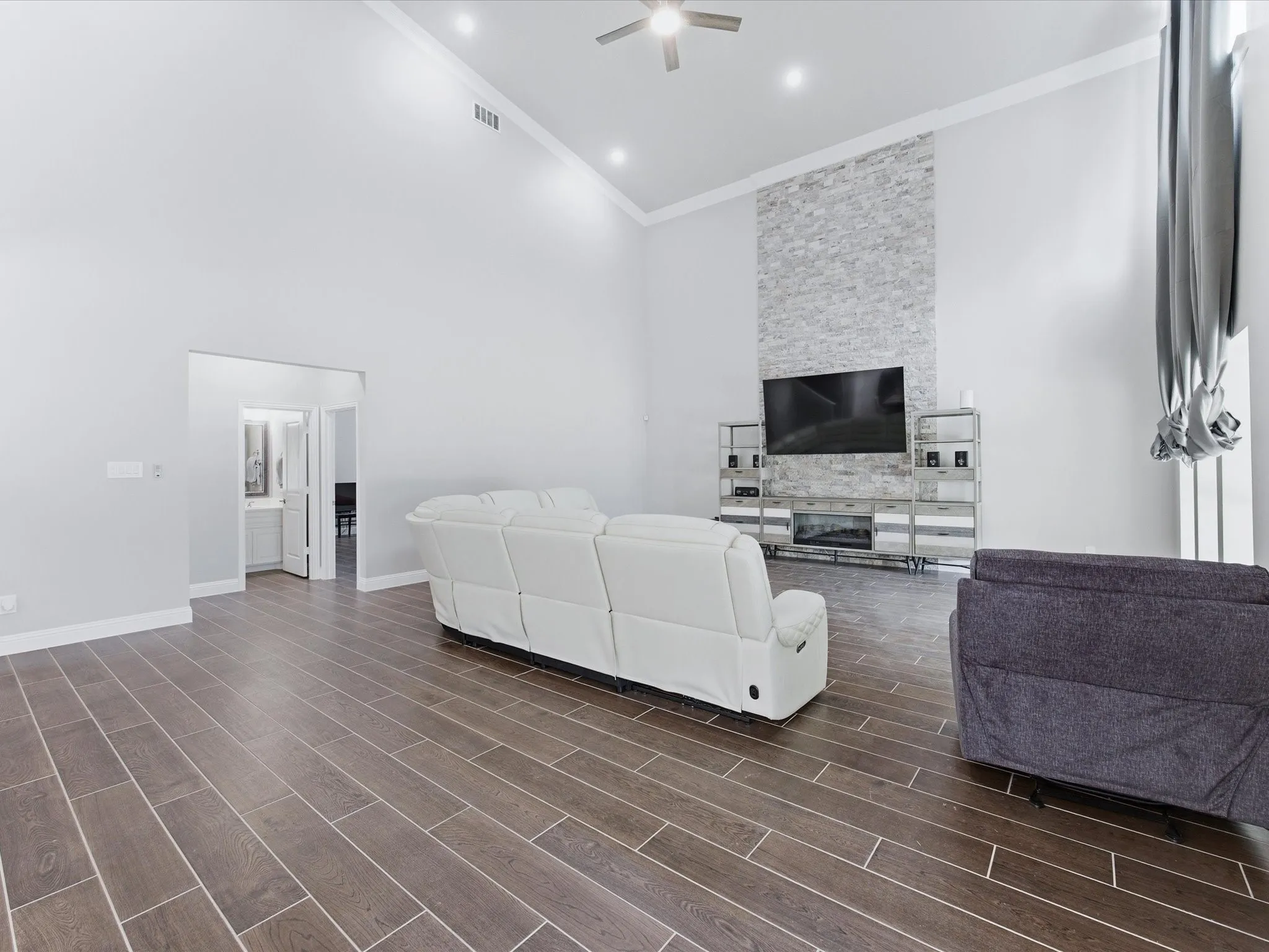 Single Family Residence For Sale in Van Zandt County , 603 S Houston Street, Edgewood, Texas 75117, 7 Bedrooms, 4 Bathrooms, 10 Garage spaces, 3,645 Sqft, built in 2025, Preowned, Price $1,249,000, mls#21221887, Real Estate Agent in Edgewood, Homes For Sale in Van Zandt county, Homes For Sale in Edgewood, Realtor in Edgewood Texas, Real Estate Brokerage Independent Realty Texas, Luminita Cordes Realtor