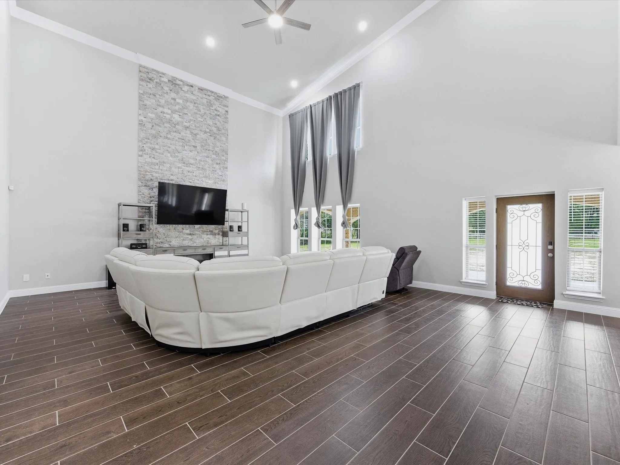 Single Family Residence For Sale in Van Zandt County , 603 S Houston Street, Edgewood, Texas 75117, 7 Bedrooms, 4 Bathrooms, 10 Garage spaces, 3,645 Sqft, built in 2025, Preowned, Price $1,249,000, mls#21221887, Real Estate Agent in Edgewood, Homes For Sale in Van Zandt county, Homes For Sale in Edgewood, Realtor in Edgewood Texas, Real Estate Brokerage Independent Realty Texas, Luminita Cordes Realtor