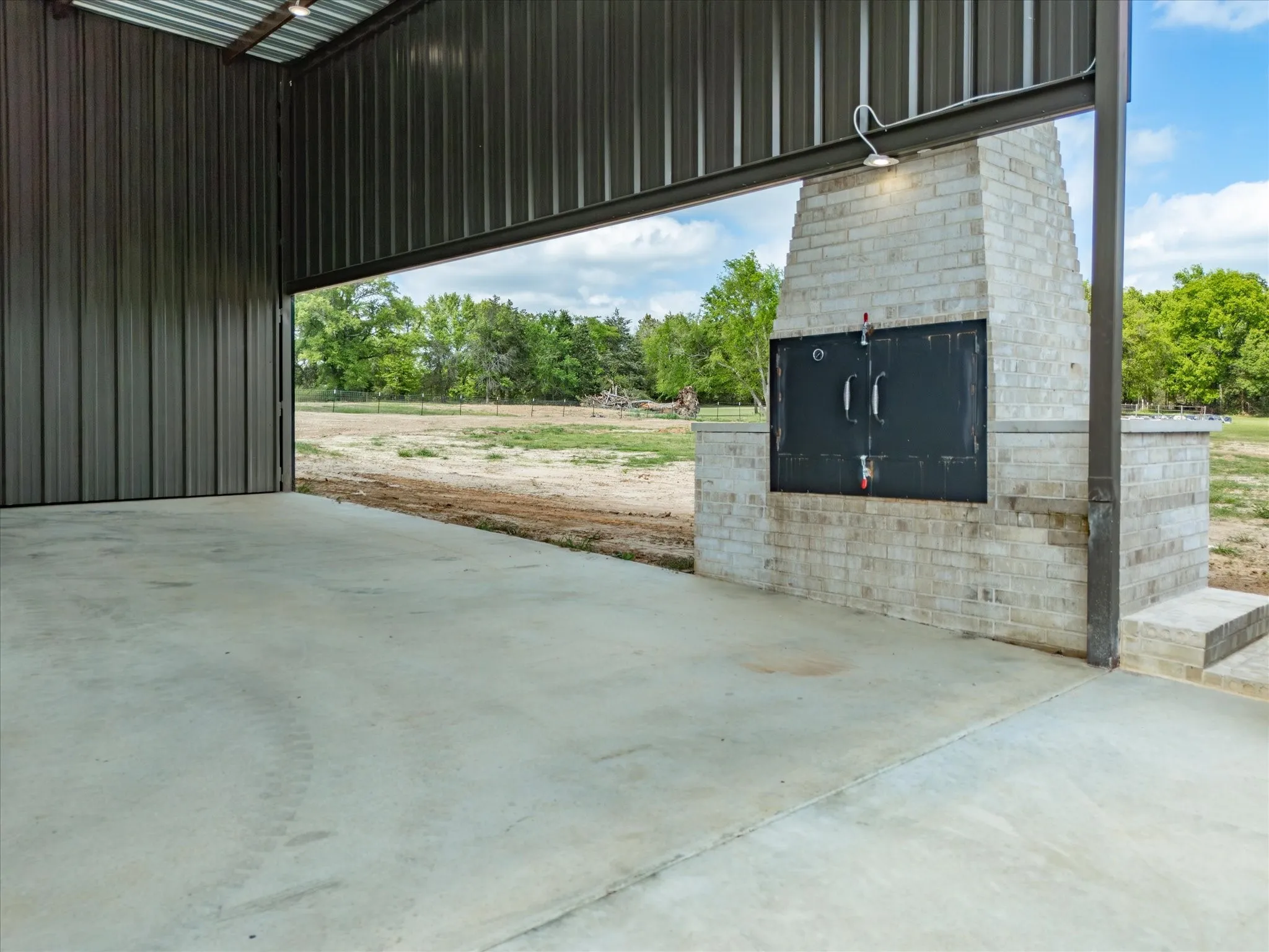 Single Family Residence For Sale in Van Zandt County , 603 S Houston Street, Edgewood, Texas 75117, 7 Bedrooms, 4 Bathrooms, 10 Garage spaces, 3,645 Sqft, built in 2025, Preowned, Price $1,249,000, mls#21221887, Real Estate Agent in Edgewood, Homes For Sale in Van Zandt county, Homes For Sale in Edgewood, Realtor in Edgewood Texas, Real Estate Brokerage Independent Realty Texas, Luminita Cordes Realtor