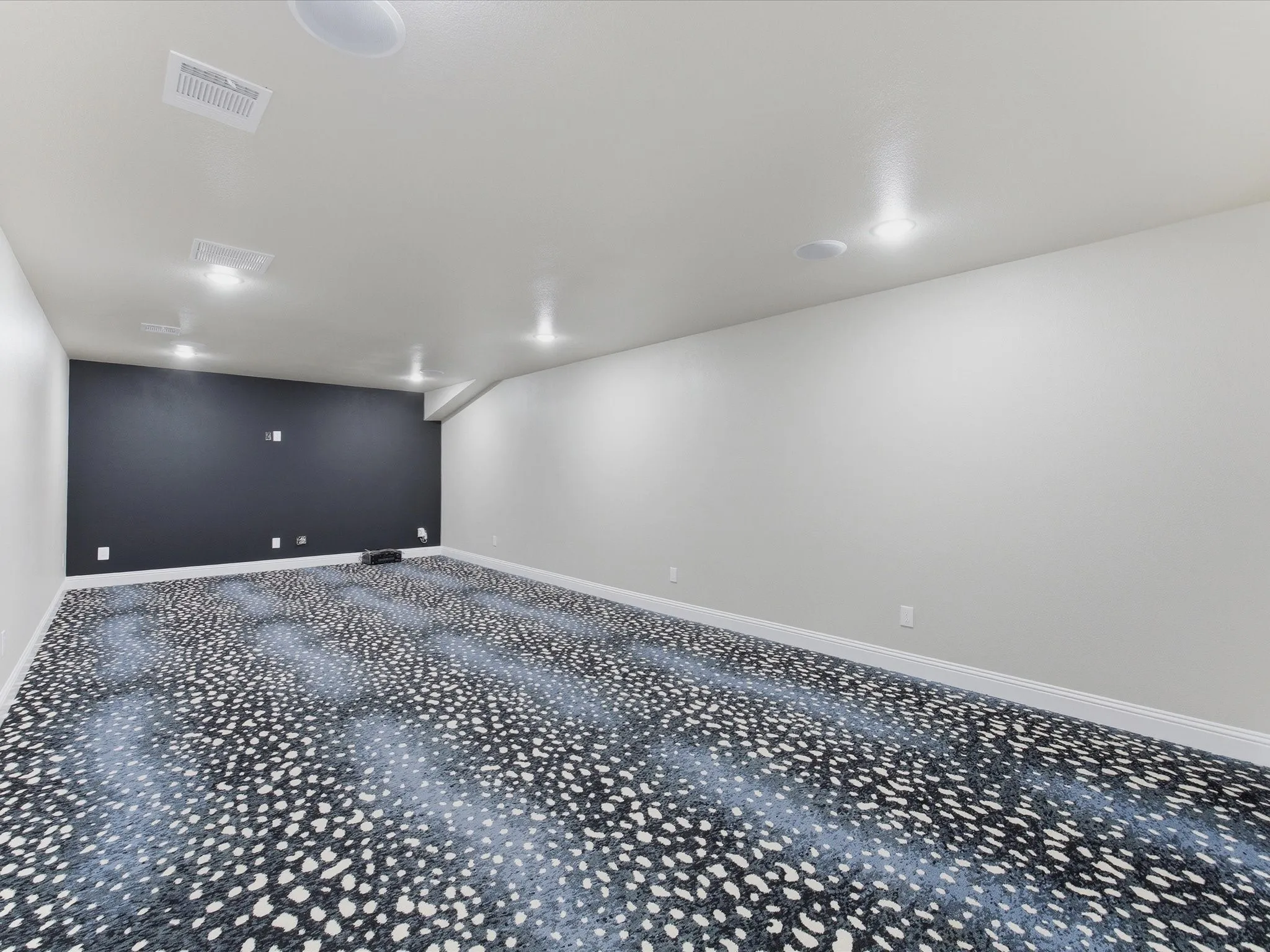 Single Family Residence For Sale in Van Zandt County , 603 S Houston Street, Edgewood, Texas 75117, 7 Bedrooms, 4 Bathrooms, 10 Garage spaces, 3,645 Sqft, built in 2025, Preowned, Price $1,249,000, mls#21221887, Real Estate Agent in Edgewood, Homes For Sale in Van Zandt county, Homes For Sale in Edgewood, Realtor in Edgewood Texas, Real Estate Brokerage Independent Realty Texas, Luminita Cordes Realtor