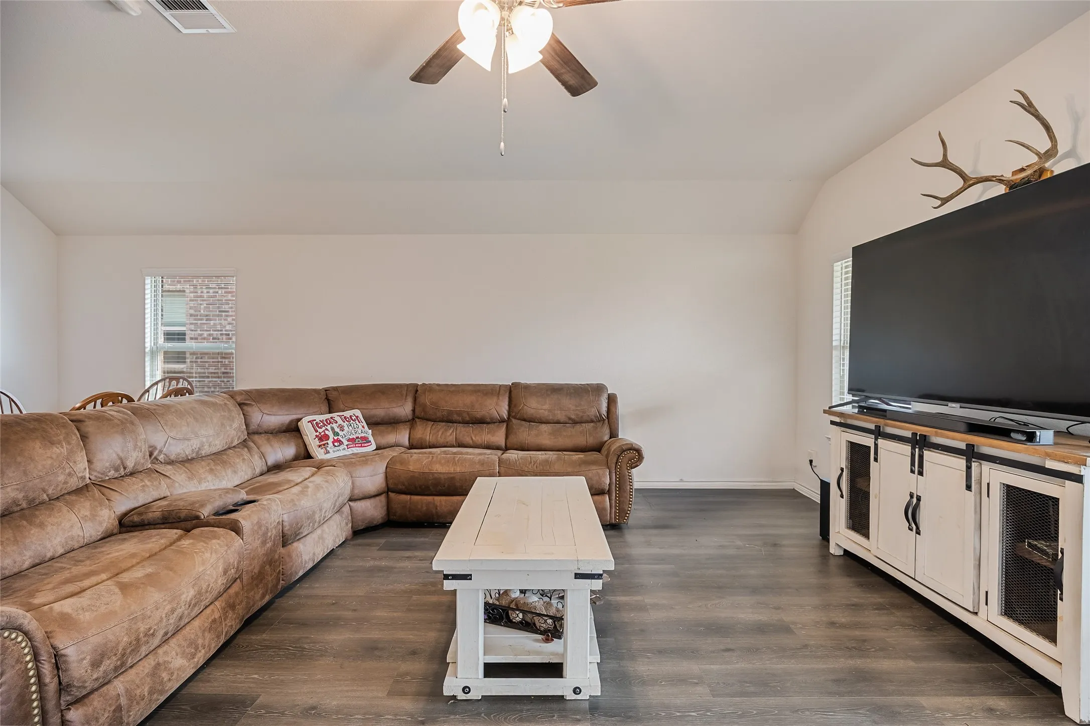 Single Family Residence For Sale in Hunt County , 110 Whitetail Way, Caddo Mills, Texas 75135, 4 Bedroom, 2 Bathroom, 2 Garage spaces, 2,017 Sqft, built in 2021, Preowned, mls#21224530, Real Estate Agent in Caddo Mills, Homes For Sale in Hunt county, Homes For Sale in Caddo Mills, Realtor in Caddo Mills Texas, Real Estate Brokerage Independent Realty Texas, Luminita Cordes Realtor