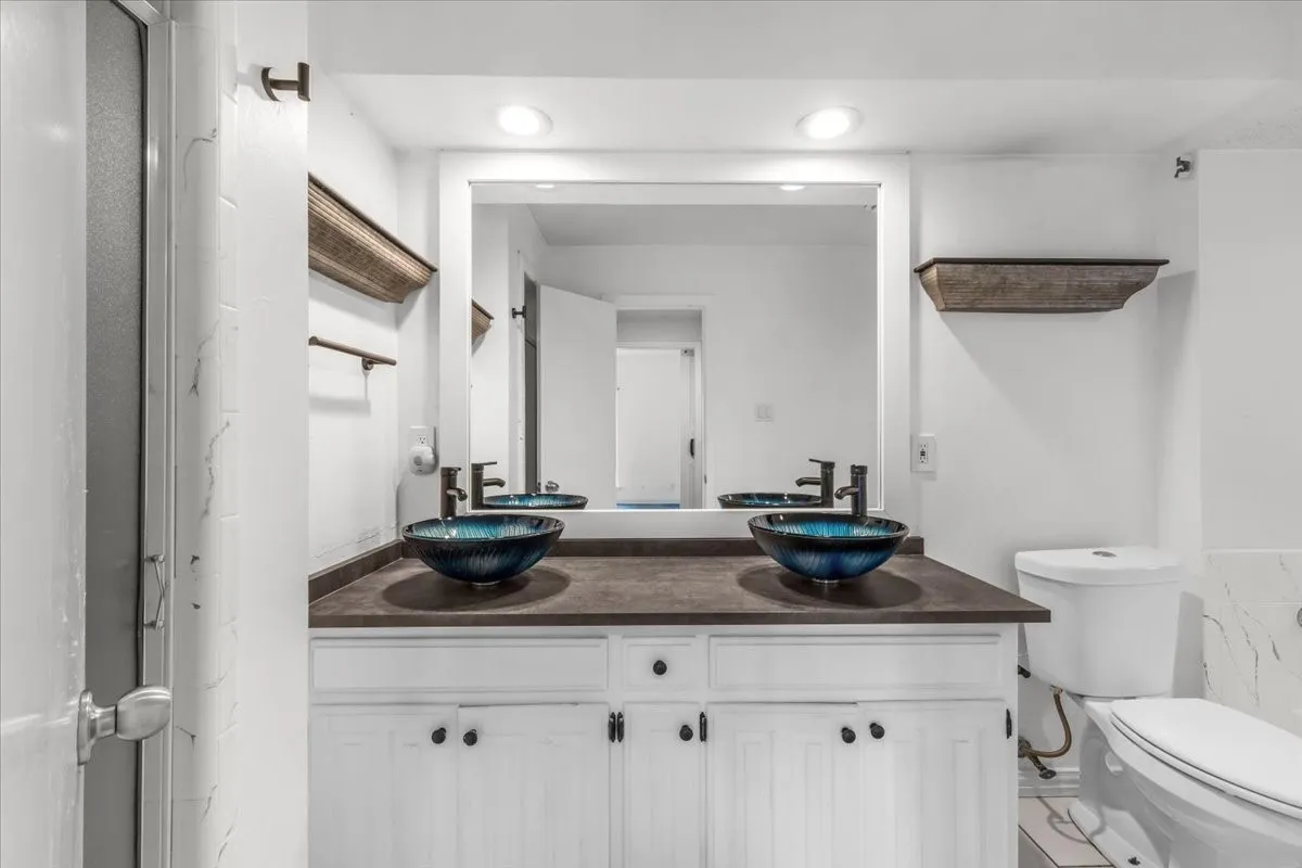 Single Family Residence For Sale in Tarrant County , 5315 Colony Hill Road, Fort Worth, Texas 76112, 3 Bedroom, 3 Bathroom, 2 Garage spaces, 2,190 Sqft, built in 1980, Preowned, mls#21224855, Real Estate Agent in Fort Worth, Homes For Sale in Tarrant county, Homes For Sale in Fort Worth, Realtor in Fort Worth Texas, Real Estate Brokerage Independent Realty Texas, Luminita Cordes Realtor
