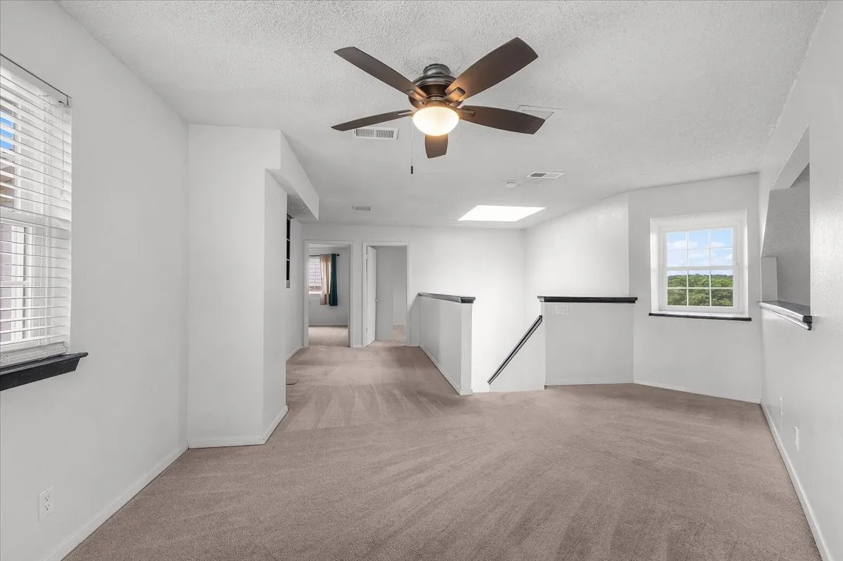Single Family Residence For Sale in Tarrant County , 5315 Colony Hill Road, Fort Worth, Texas 76112, 3 Bedroom, 3 Bathroom, 2 Garage spaces, 2,190 Sqft, built in 1980, Preowned, mls#21224855, Real Estate Agent in Fort Worth, Homes For Sale in Tarrant county, Homes For Sale in Fort Worth, Realtor in Fort Worth Texas, Real Estate Brokerage Independent Realty Texas, Luminita Cordes Realtor