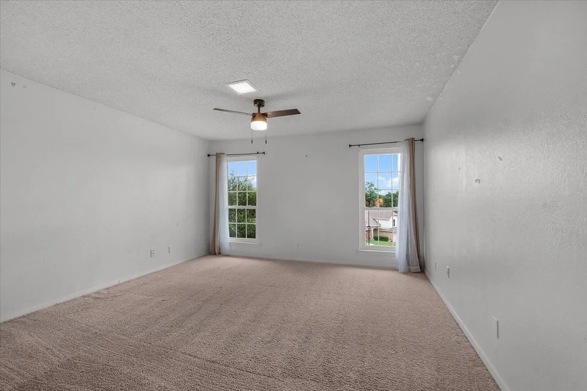 Single Family Residence For Sale in Tarrant County , 5315 Colony Hill Road, Fort Worth, Texas 76112, 3 Bedroom, 3 Bathroom, 2 Garage spaces, 2,190 Sqft, built in 1980, Preowned, mls#21224855, Real Estate Agent in Fort Worth, Homes For Sale in Tarrant county, Homes For Sale in Fort Worth, Realtor in Fort Worth Texas, Real Estate Brokerage Independent Realty Texas, Luminita Cordes Realtor