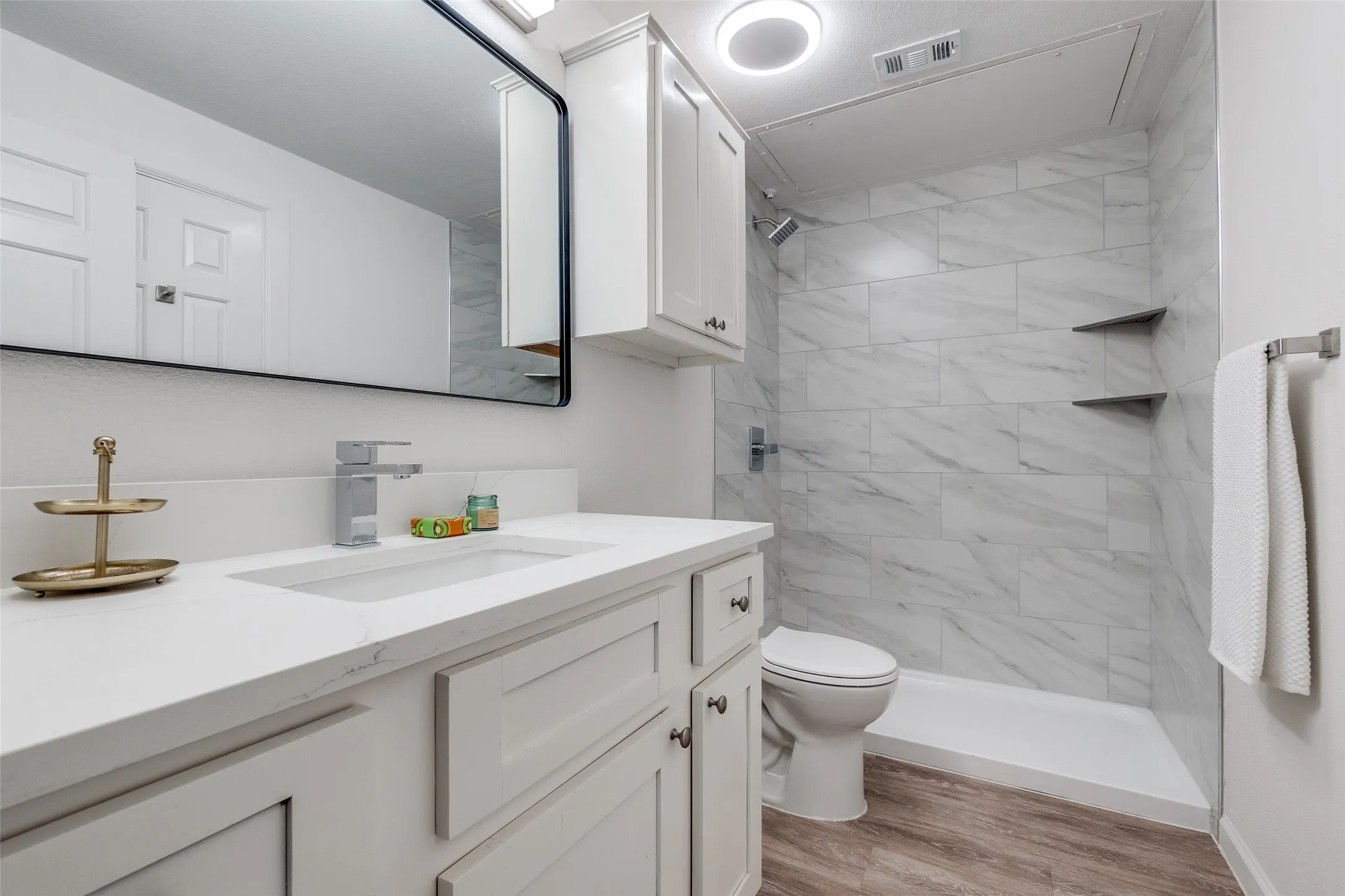 Condominium For Sale in Dallas County , 6003 Oram Street 203, Dallas, Texas 75206, 1 Bedroom, 1 Bathroom, 1 Garage spaces, 750 Sqft, built in 1985, Preowned, Price $229,000, mls#21225713, Real Estate Agent in Dallas, Homes For Sale in Dallas county, Homes For Sale in Dallas, Realtor in Dallas Texas, Real Estate Brokerage Independent Realty Texas, Luminita Cordes Realtor