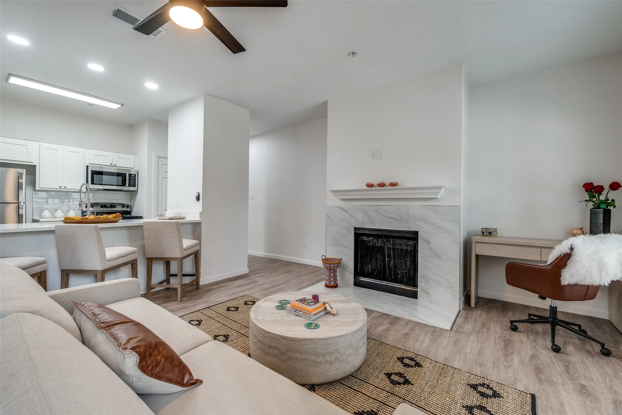 Condominium For Sale in Dallas County , 6003 Oram Street 203, Dallas, Texas 75206, 1 Bedroom, 1 Bathroom, 1 Garage spaces, 750 Sqft, built in 1985, Preowned, Price $229,000, mls#21225713, Real Estate Agent in Dallas, Homes For Sale in Dallas county, Homes For Sale in Dallas, Realtor in Dallas Texas, Real Estate Brokerage Independent Realty Texas, Luminita Cordes Realtor