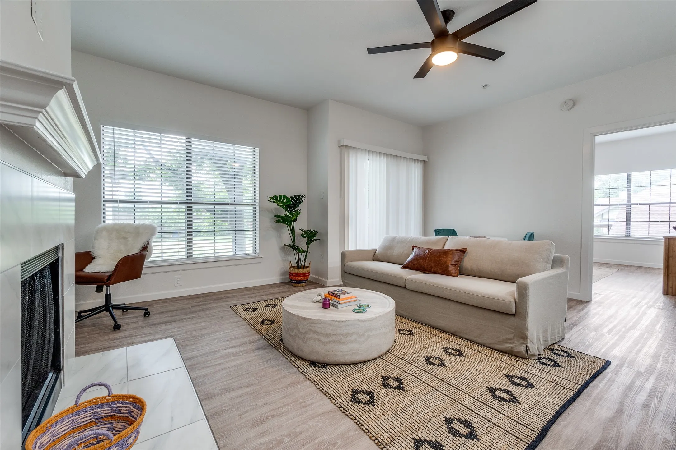 Condominium For Sale in Dallas County , 6003 Oram Street 203, Dallas, Texas 75206, 1 Bedroom, 1 Bathroom, 1 Garage spaces, 750 Sqft, built in 1985, Preowned, Price $229,000, mls#21225713, Real Estate Agent in Dallas, Homes For Sale in Dallas county, Homes For Sale in Dallas, Realtor in Dallas Texas, Real Estate Brokerage Independent Realty Texas, Luminita Cordes Realtor