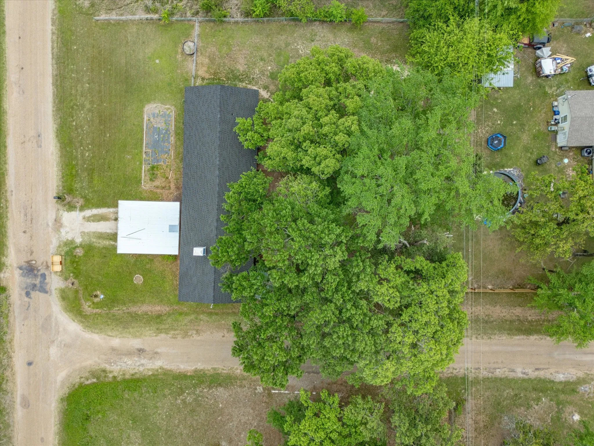 Single Family Residence For Sale in Henderson County , 209 Pierce Drive, Mabank, Texas 75156, 4 Bedroom, 2 Bathroom, Garage spaces, 2,229 Sqft, built in 1995, mls#21224290, Real Estate Agent in Mabank, Homes For Sale in Henderson county, Homes For Sale in Mabank, Realtor in Mabank Texas, Real Estate Brokerage Independent Realty Texas, Luminita Cordes Realtor