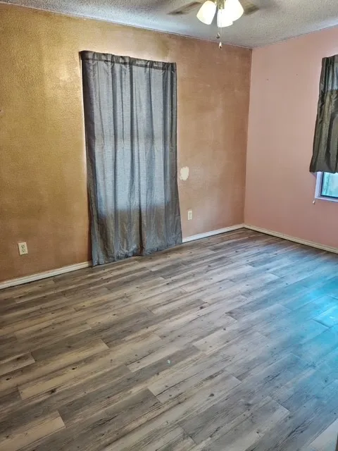 Single Family Residence For Sale in Henderson County , 209 Pierce Drive, Mabank, Texas 75156, 4 Bedroom, 2 Bathroom, Garage spaces, 2,229 Sqft, built in 1995, mls#21224290, Real Estate Agent in Mabank, Homes For Sale in Henderson county, Homes For Sale in Mabank, Realtor in Mabank Texas, Real Estate Brokerage Independent Realty Texas, Luminita Cordes Realtor
