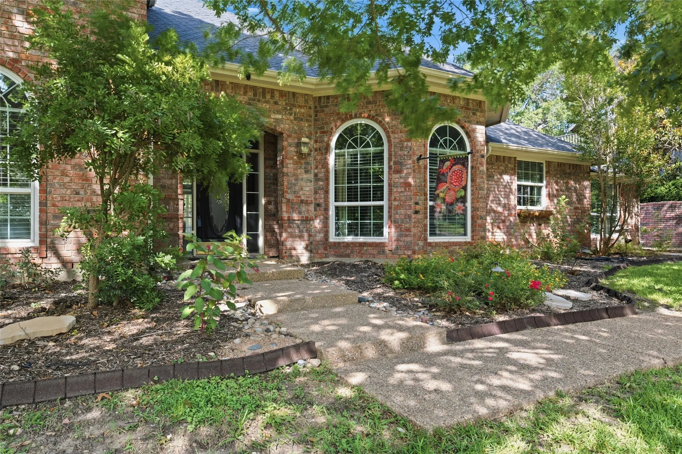 Single Family Residence For Sale in Mc Lennan County , 418 Riverview Drive, Woodway, Texas 76712, 4 Bedroom, 3 Bathroom, 2 Garage spaces, 3,773 Sqft, built in 1989, mls#21222917, Real Estate Agent in Woodway, Homes For Sale in Mc Lennan county, Homes For Sale in Woodway, Realtor in Woodway Texas, Real Estate Brokerage Independent Realty Texas, Luminita Cordes Realtor