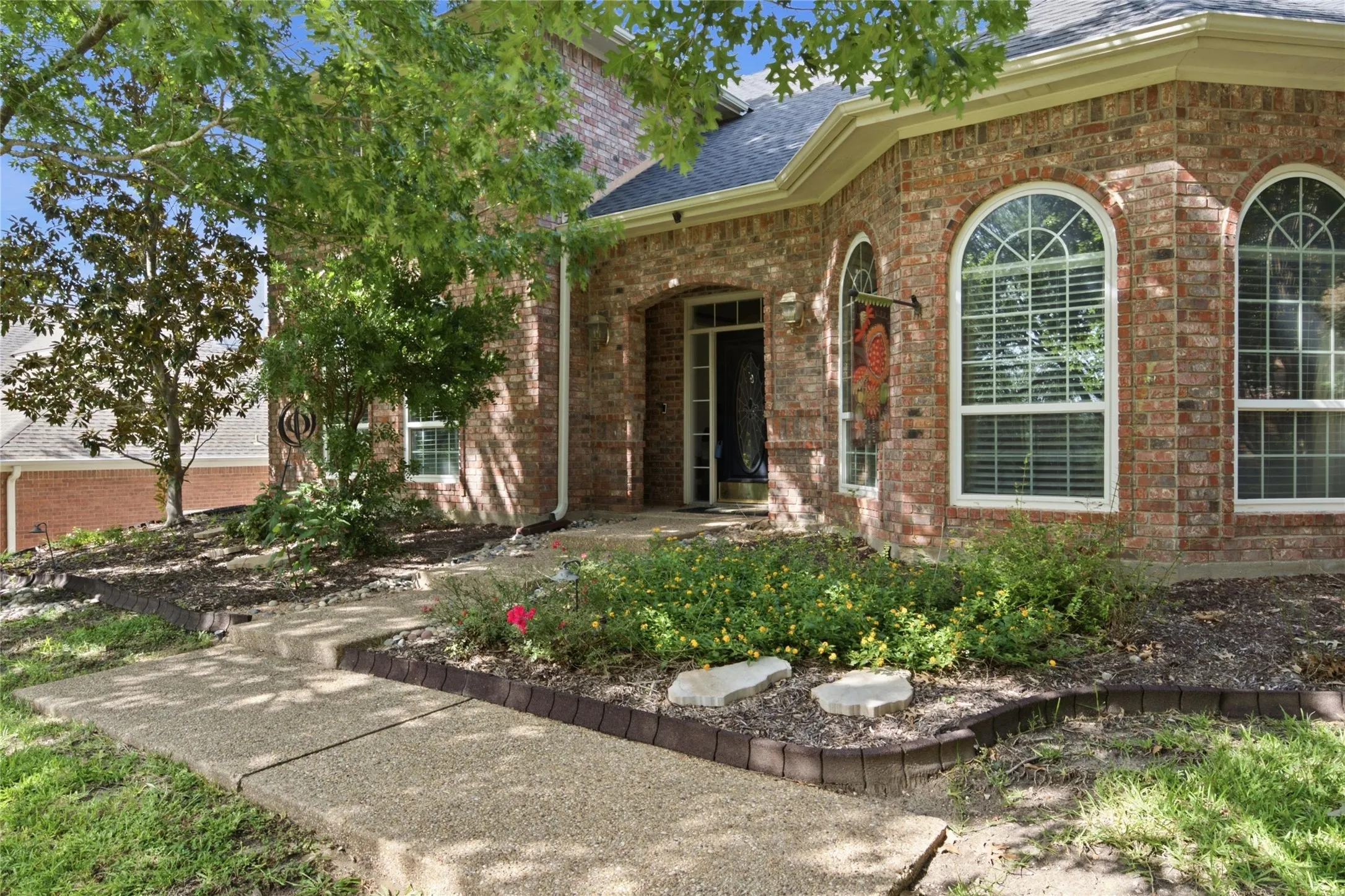 Single Family Residence For Sale in Mc Lennan County , 418 Riverview Drive, Woodway, Texas 76712, 4 Bedroom, 3 Bathroom, 2 Garage spaces, 3,773 Sqft, built in 1989, mls#21222917, Real Estate Agent in Woodway, Homes For Sale in Mc Lennan county, Homes For Sale in Woodway, Realtor in Woodway Texas, Real Estate Brokerage Independent Realty Texas, Luminita Cordes Realtor