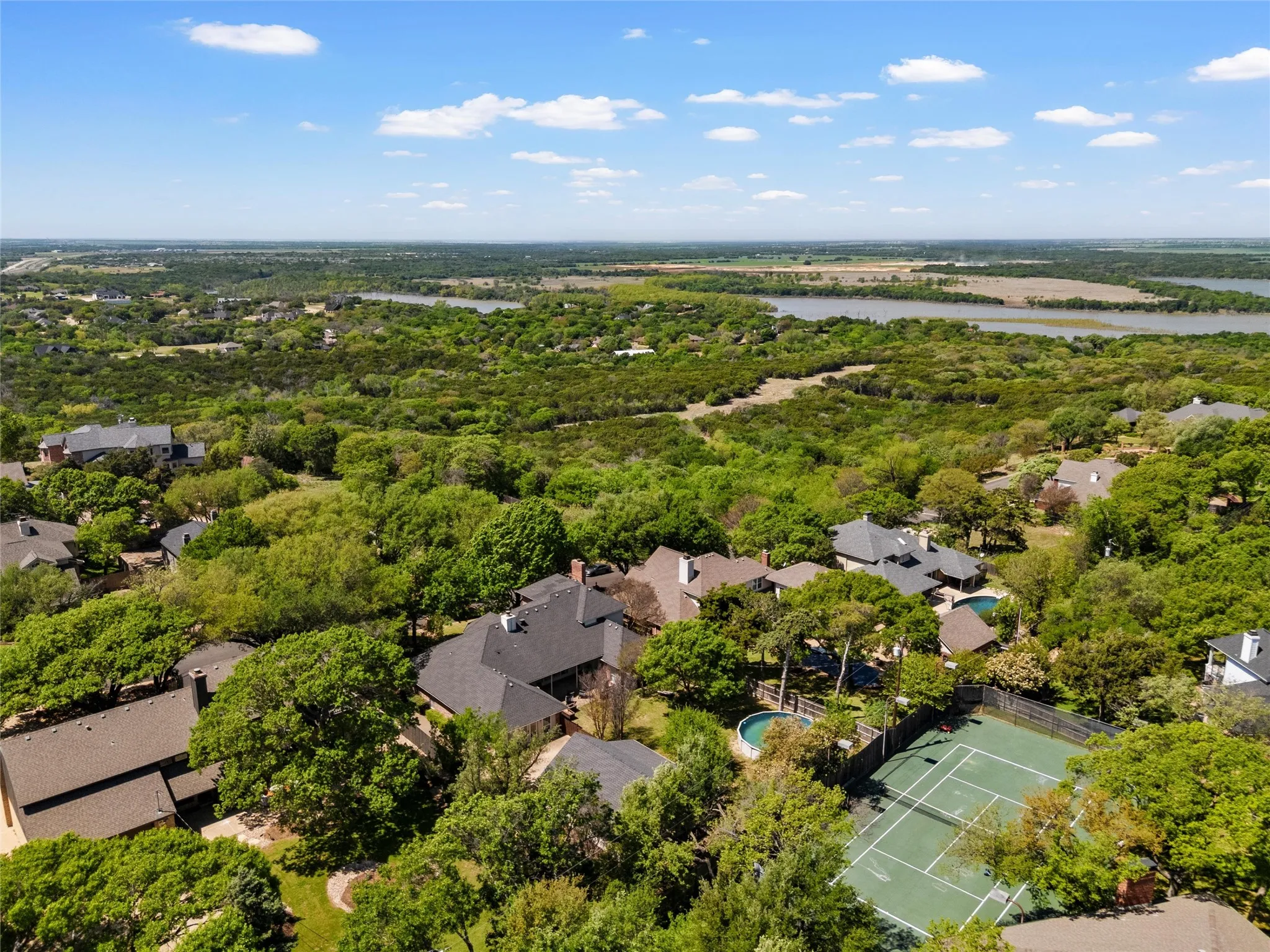 Single Family Residence For Sale in Mc Lennan County , 418 Riverview Drive, Woodway, Texas 76712, 4 Bedroom, 3 Bathroom, 2 Garage spaces, 3,773 Sqft, built in 1989, mls#21222917, Real Estate Agent in Woodway, Homes For Sale in Mc Lennan county, Homes For Sale in Woodway, Realtor in Woodway Texas, Real Estate Brokerage Independent Realty Texas, Luminita Cordes Realtor