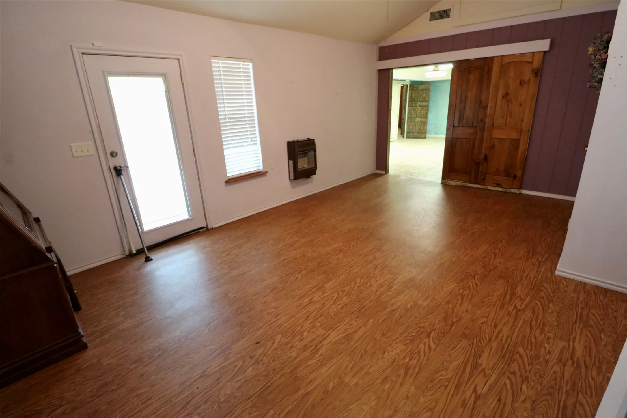 Single Family Residence For Sale in Lamar County , 425 Dove Hollow, Paris, Texas 75462, 2 Bedroom, 2 Bathroom, 2 Garage spaces, 2,853 Sqft, built in 1992, Price $295,000, mls#21225514, Real Estate Agent in Paris, Homes For Sale in Lamar county, Homes For Sale in Paris, Realtor in Paris Texas, Real Estate Brokerage Independent Realty Texas, Luminita Cordes Realtor