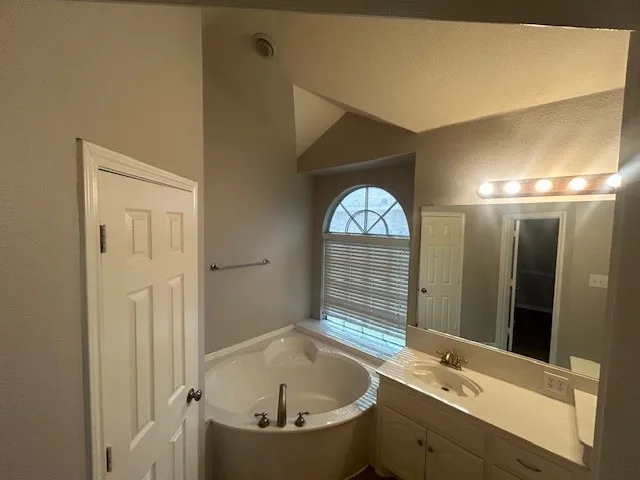 Single Family Residence For Rent in Kaufman County , 2105 Cardinal Drive, Forney, Texas 75126, 4 Bedroom, 2 Bathroom, 2 Garage spaces, 1,763 Sqft, built in 2006, mls#21225806, Real Estate Agent in Forney, Homes For Rent in Kaufman county, Homes For Rent in Forney, Realtor in Forney Texas, Real Estate Brokerage Independent Realty Texas, Luminita Cordes Realtor
