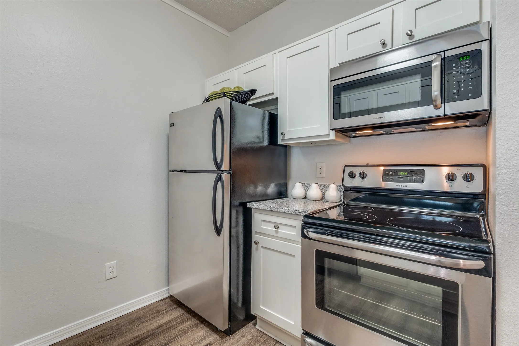 Condominium For Sale in Dallas County , 6003 Oram Street 107, Dallas, Texas 75206, 1 Bedroom, 2 Bathrooms, 1 Garage spaces, 680 Sqft, built in 1985, Preowned, Price $214,000, mls#21225792, Real Estate Agent in Dallas, Homes For Sale in Dallas county, Homes For Sale in Dallas, Realtor in Dallas Texas, Real Estate Brokerage Independent Realty Texas, Luminita Cordes Realtor