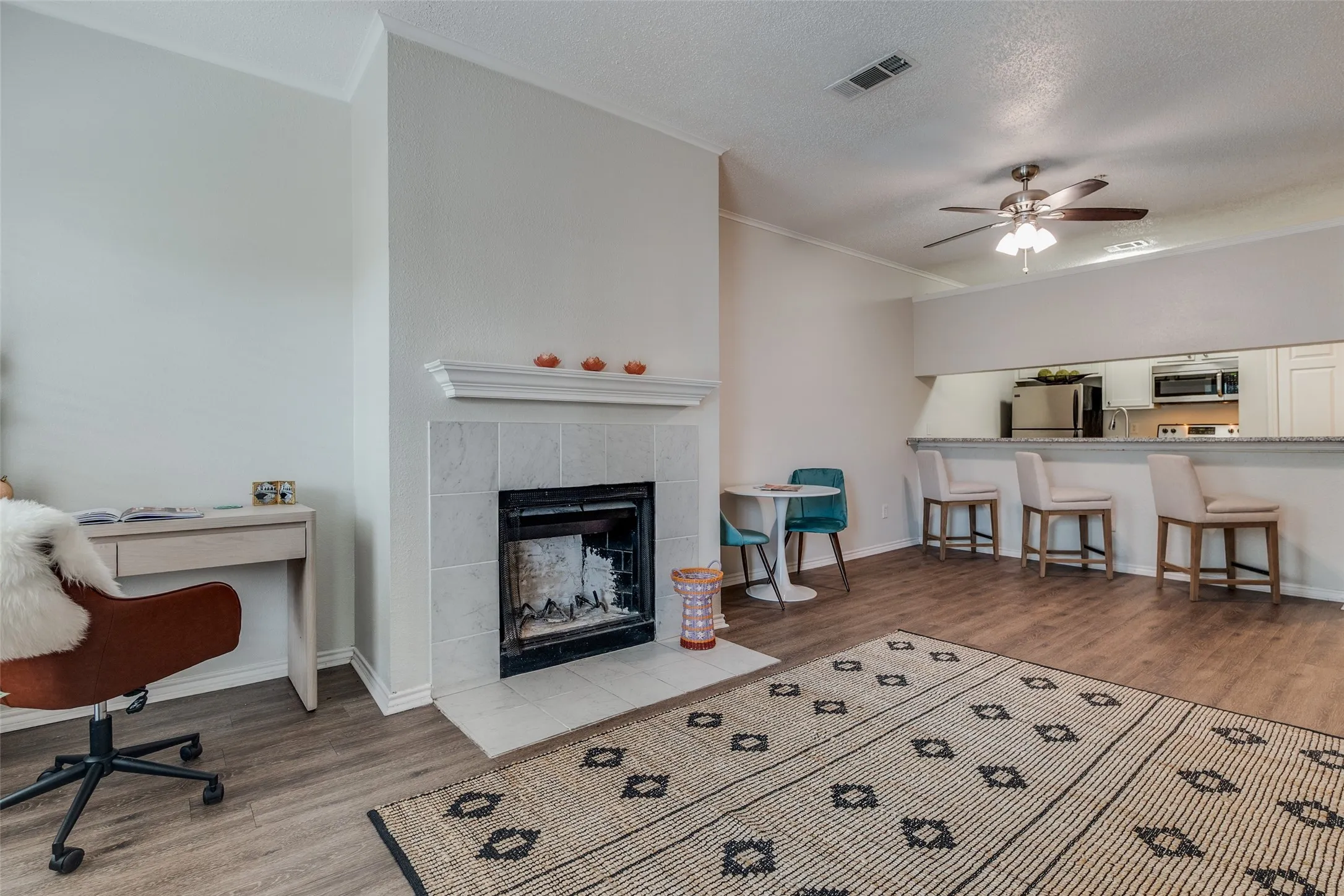 Condominium For Sale in Dallas County , 6003 Oram Street 107, Dallas, Texas 75206, 1 Bedroom, 2 Bathrooms, 1 Garage spaces, 680 Sqft, built in 1985, Preowned, Price $214,000, mls#21225792, Real Estate Agent in Dallas, Homes For Sale in Dallas county, Homes For Sale in Dallas, Realtor in Dallas Texas, Real Estate Brokerage Independent Realty Texas, Luminita Cordes Realtor