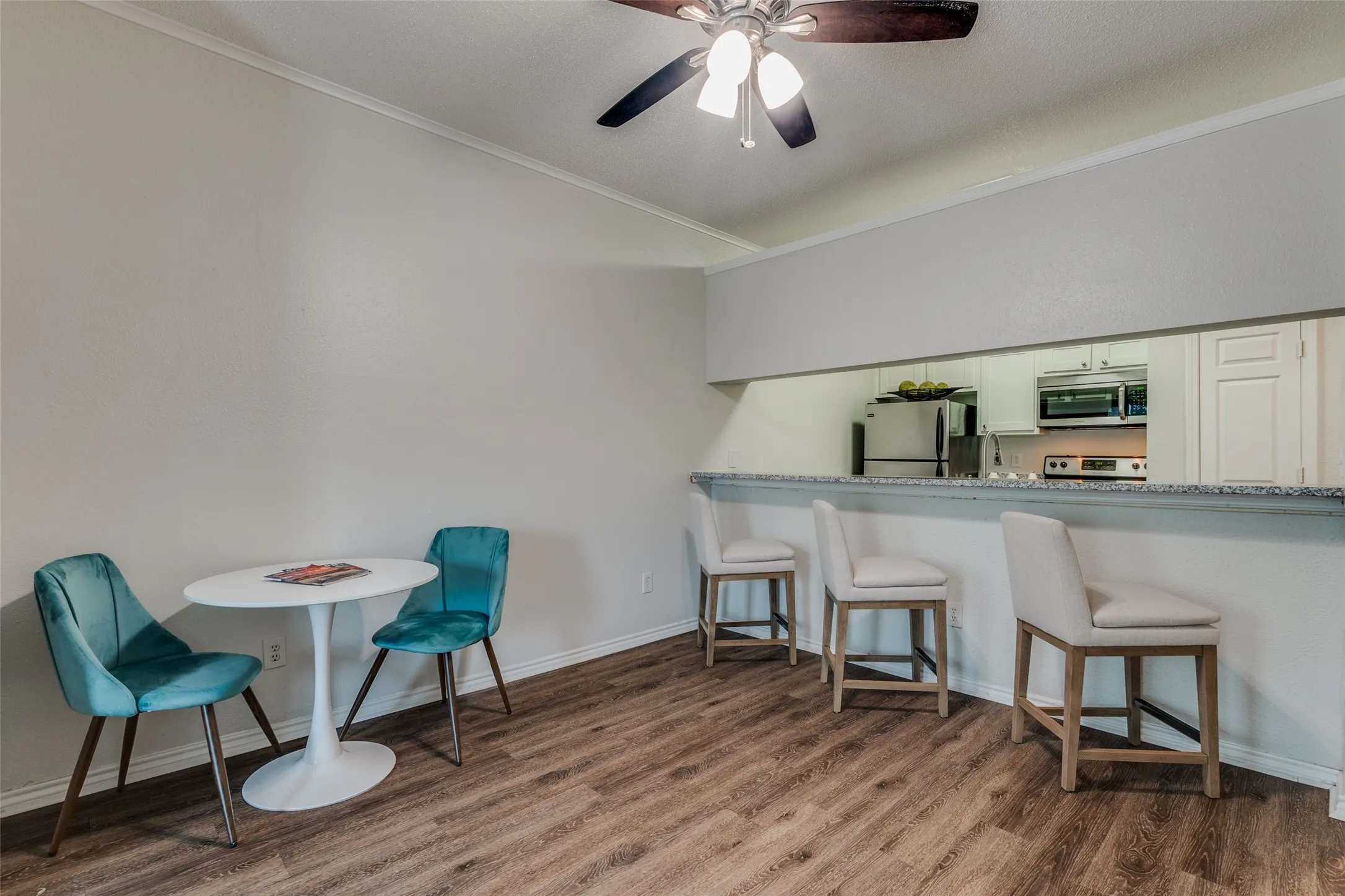 Condominium For Sale in Dallas County , 6003 Oram Street 107, Dallas, Texas 75206, 1 Bedroom, 2 Bathrooms, 1 Garage spaces, 680 Sqft, built in 1985, Preowned, Price $214,000, mls#21225792, Real Estate Agent in Dallas, Homes For Sale in Dallas county, Homes For Sale in Dallas, Realtor in Dallas Texas, Real Estate Brokerage Independent Realty Texas, Luminita Cordes Realtor