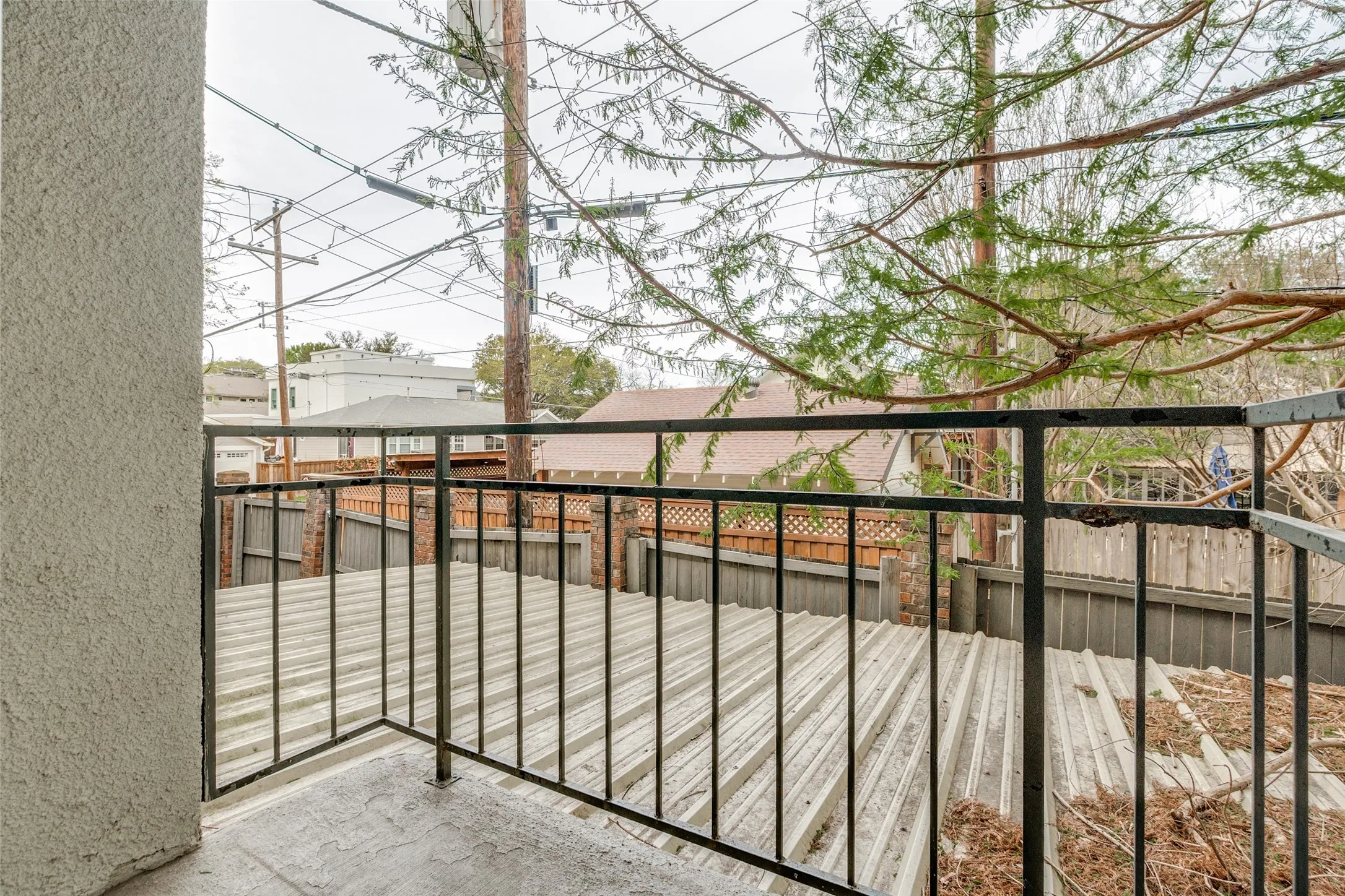Condominium For Sale in Dallas County , 6003 Oram Street 107, Dallas, Texas 75206, 1 Bedroom, 2 Bathrooms, 1 Garage spaces, 680 Sqft, built in 1985, Preowned, Price $214,000, mls#21225792, Real Estate Agent in Dallas, Homes For Sale in Dallas county, Homes For Sale in Dallas, Realtor in Dallas Texas, Real Estate Brokerage Independent Realty Texas, Luminita Cordes Realtor