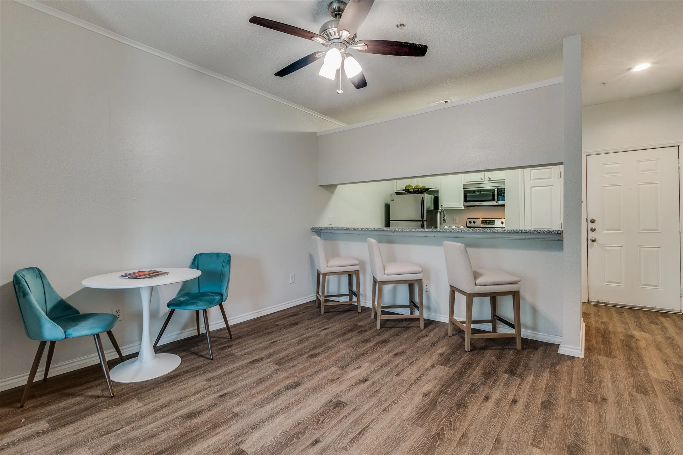 Condominium For Sale in Dallas County , 6003 Oram Street 107, Dallas, Texas 75206, 1 Bedroom, 2 Bathrooms, 1 Garage spaces, 680 Sqft, built in 1985, Preowned, Price $214,000, mls#21225792, Real Estate Agent in Dallas, Homes For Sale in Dallas county, Homes For Sale in Dallas, Realtor in Dallas Texas, Real Estate Brokerage Independent Realty Texas, Luminita Cordes Realtor