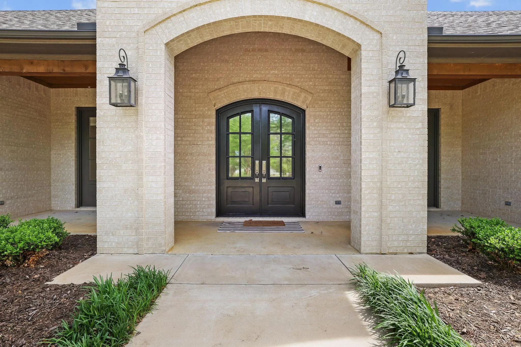 Single Family Residence For Sale in Denton County , 5999 Ranch Estates Road, Krugerville, Texas 76227, 4 Bedroom, 4 Bathroom, 3 Garage spaces, 3,300 Sqft, built in 2020, Preowned, mls#21207740, Real Estate Agent in Krugerville, Homes For Sale in Denton county, Homes For Sale in Krugerville, Realtor in Krugerville Texas, Real Estate Brokerage Independent Realty Texas, Luminita Cordes Realtor